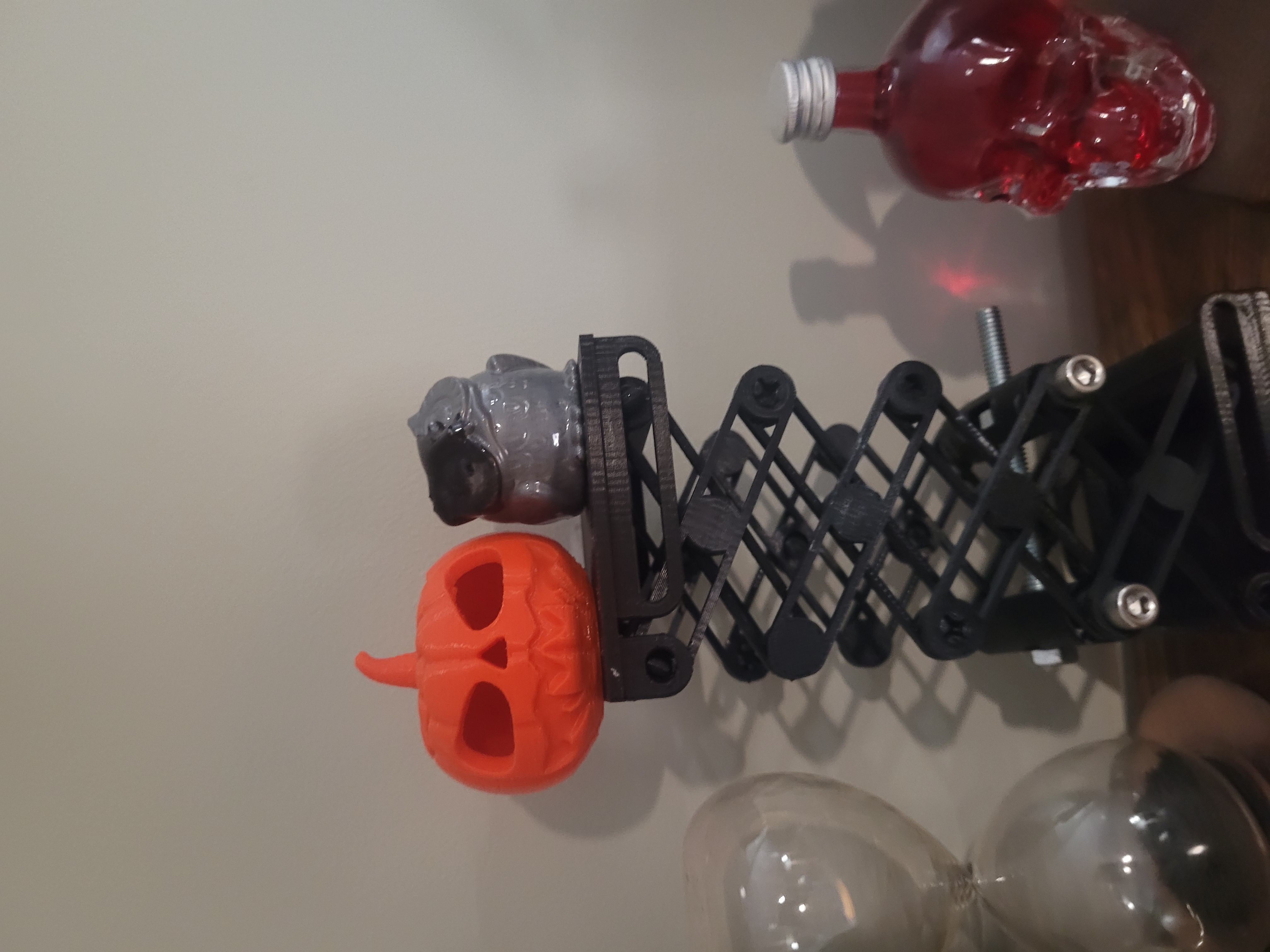 SCISSOR LIFT