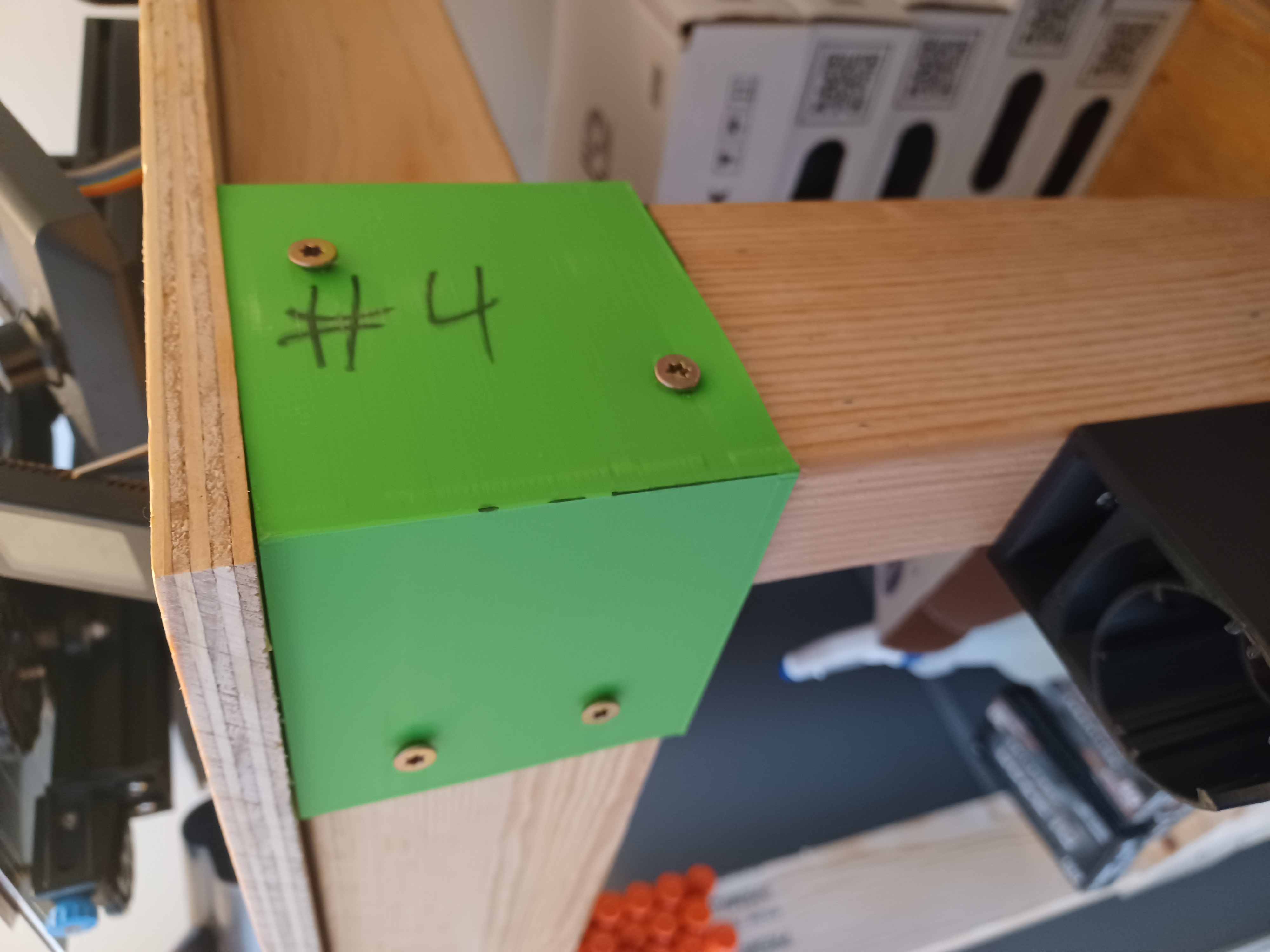 2x4 bracket workshop table