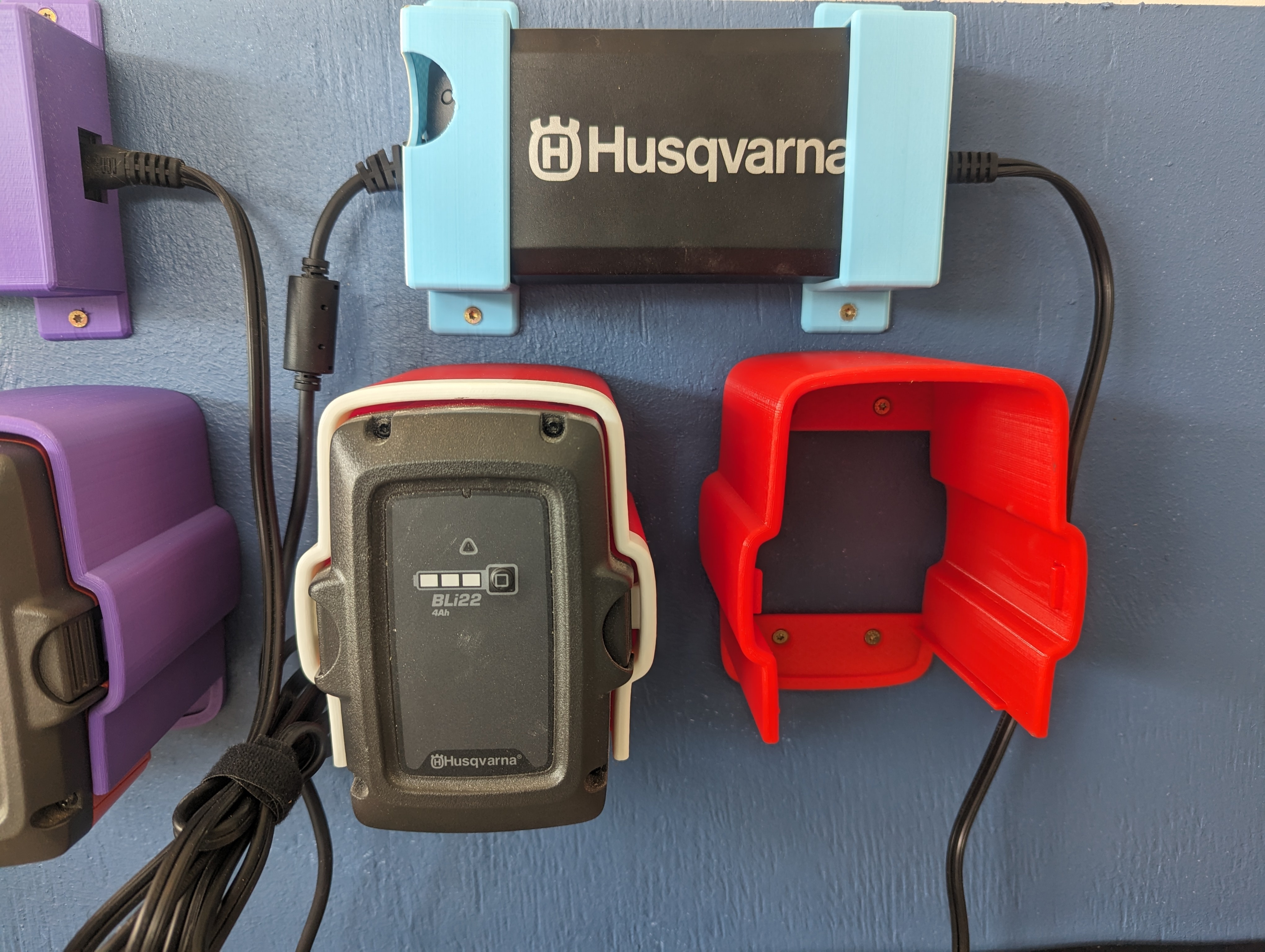 Holder for Husqvarna BLi battery w/ cutout