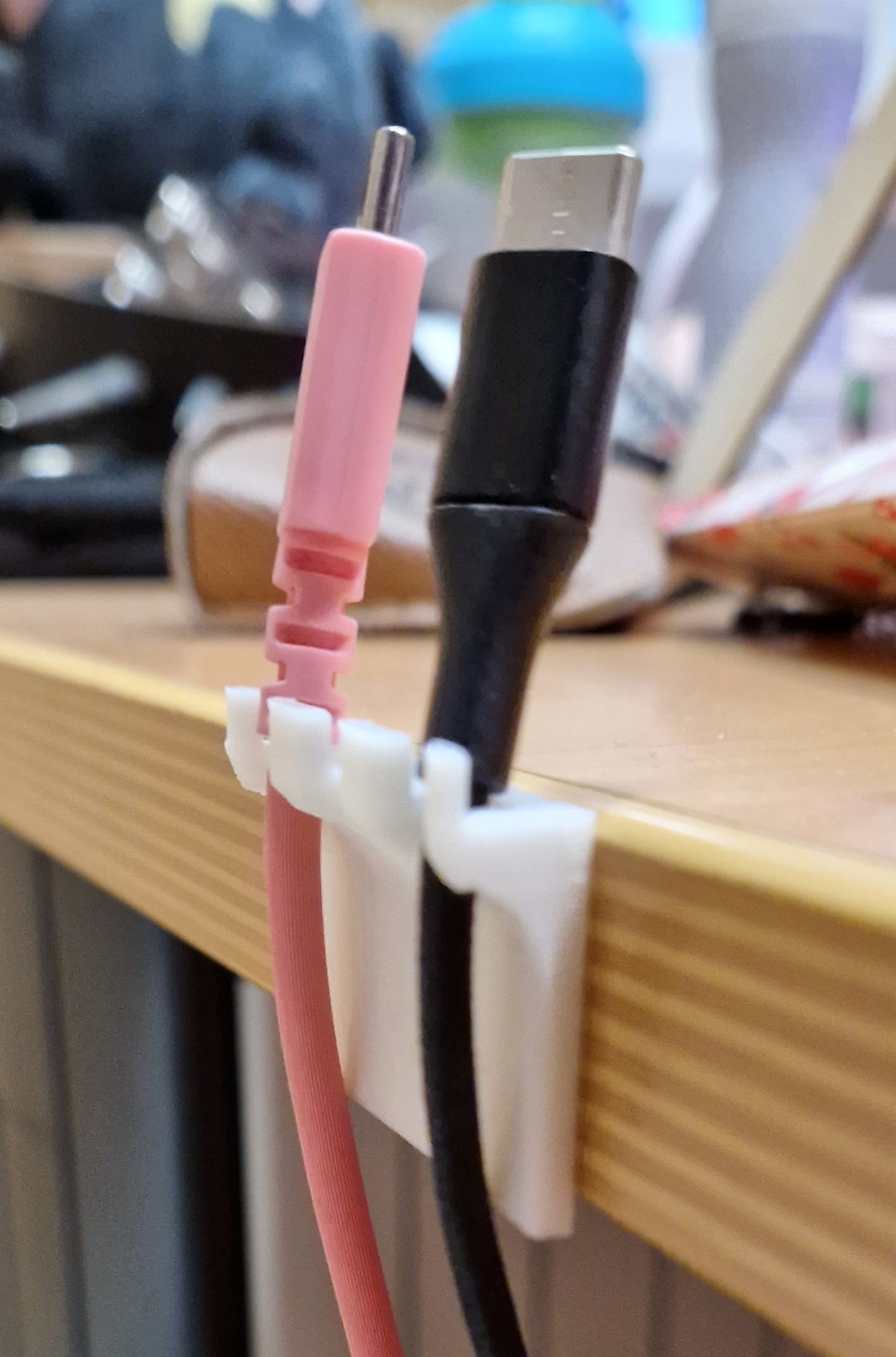 3 Usb cable holder by mini100 Download free STL model