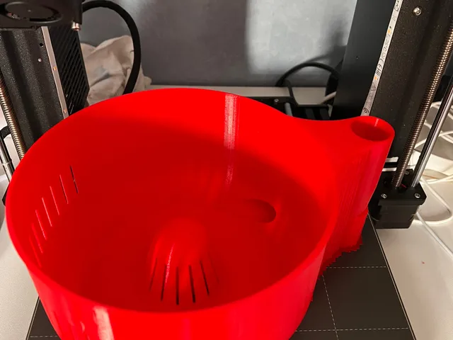 Automatic fruit and vegetable washing basin