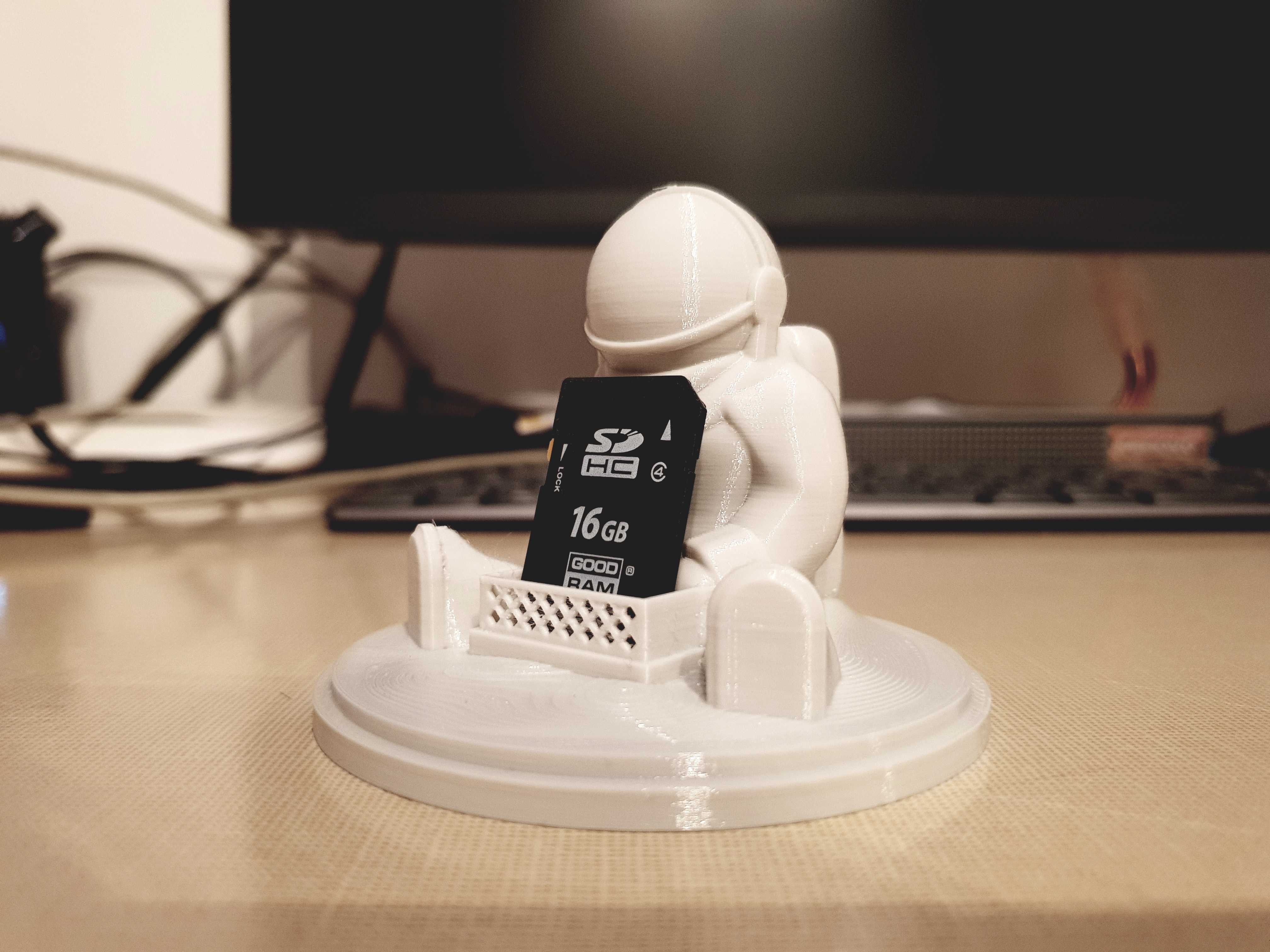 Miniatura 3 do modelo 3D Astronaut