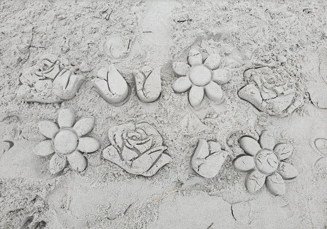 Flower Sand Molds by DLeora, Download free STL model