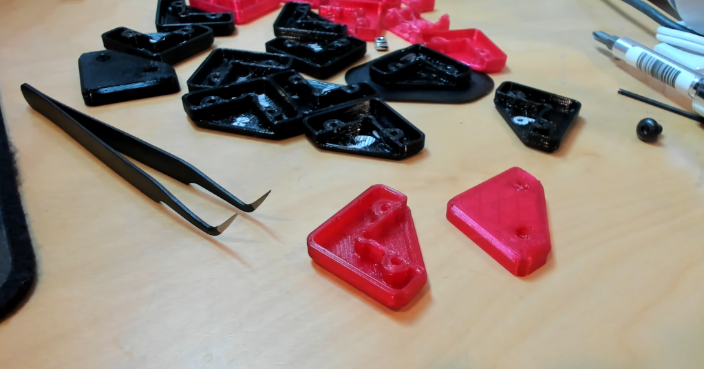 Voron Trident 2020 Corner Panel Clip 4mm with 1.8mm wall by AzaB2C