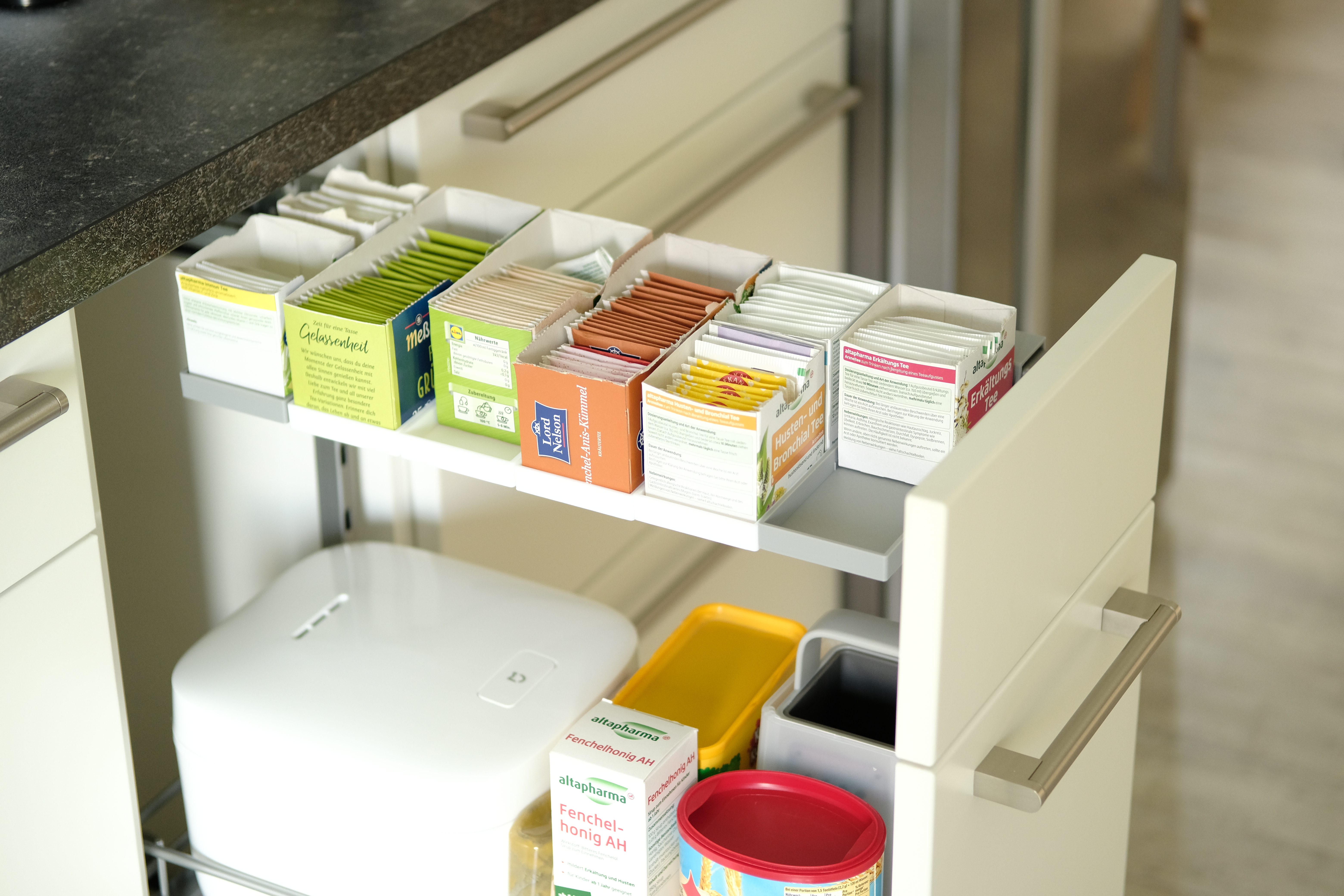 Tea package holder for Nobilia apothecary (pull-out) cabinet  (30cm)