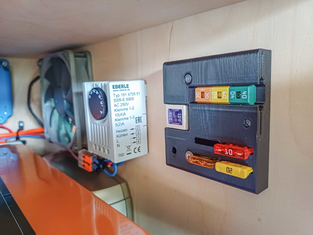 Spare Fuse Holder by Meister Edel Download free STL model