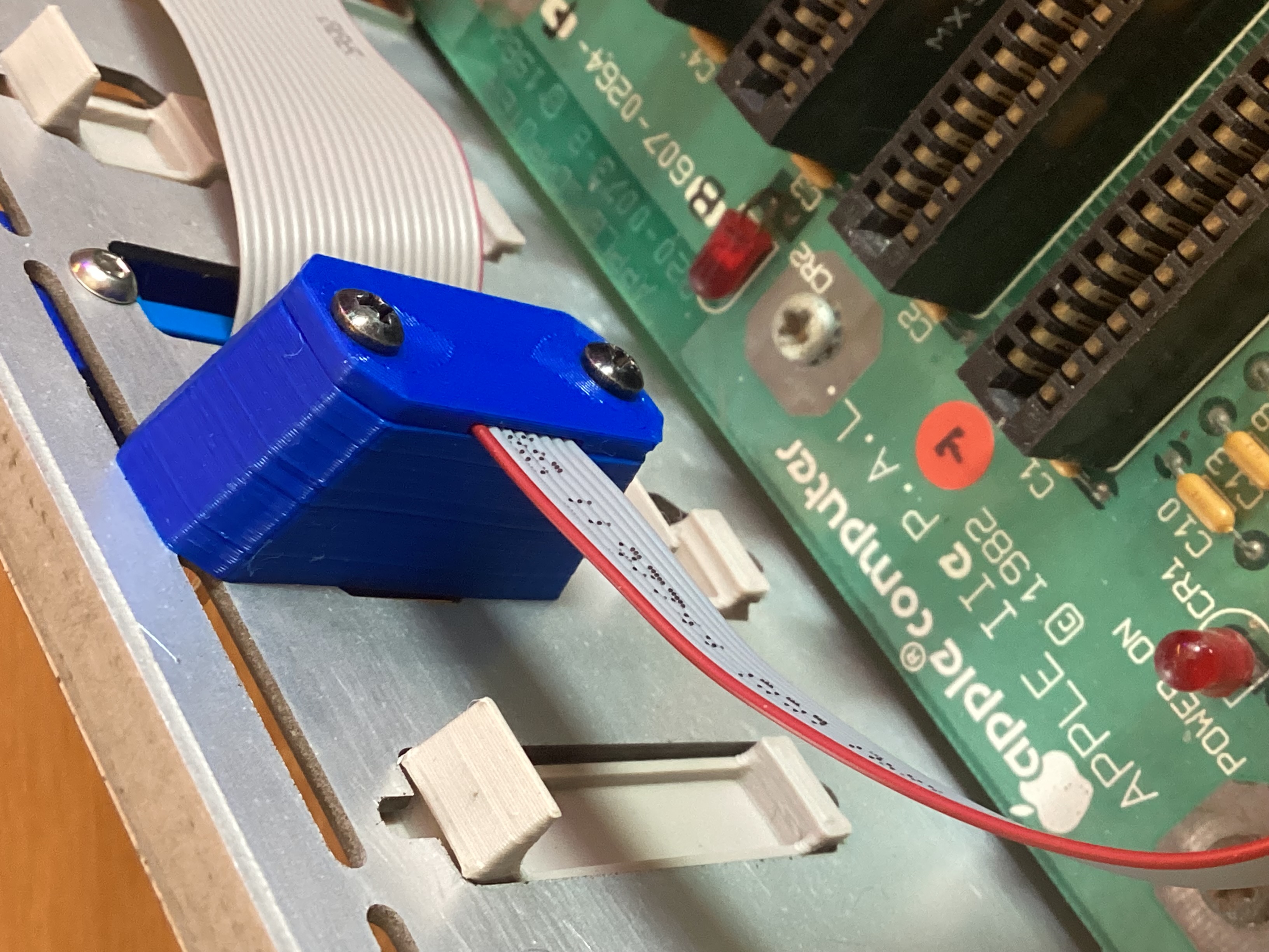 Apple IIe 15 or 9 pin Solder bucket D-SUB port cover VGA