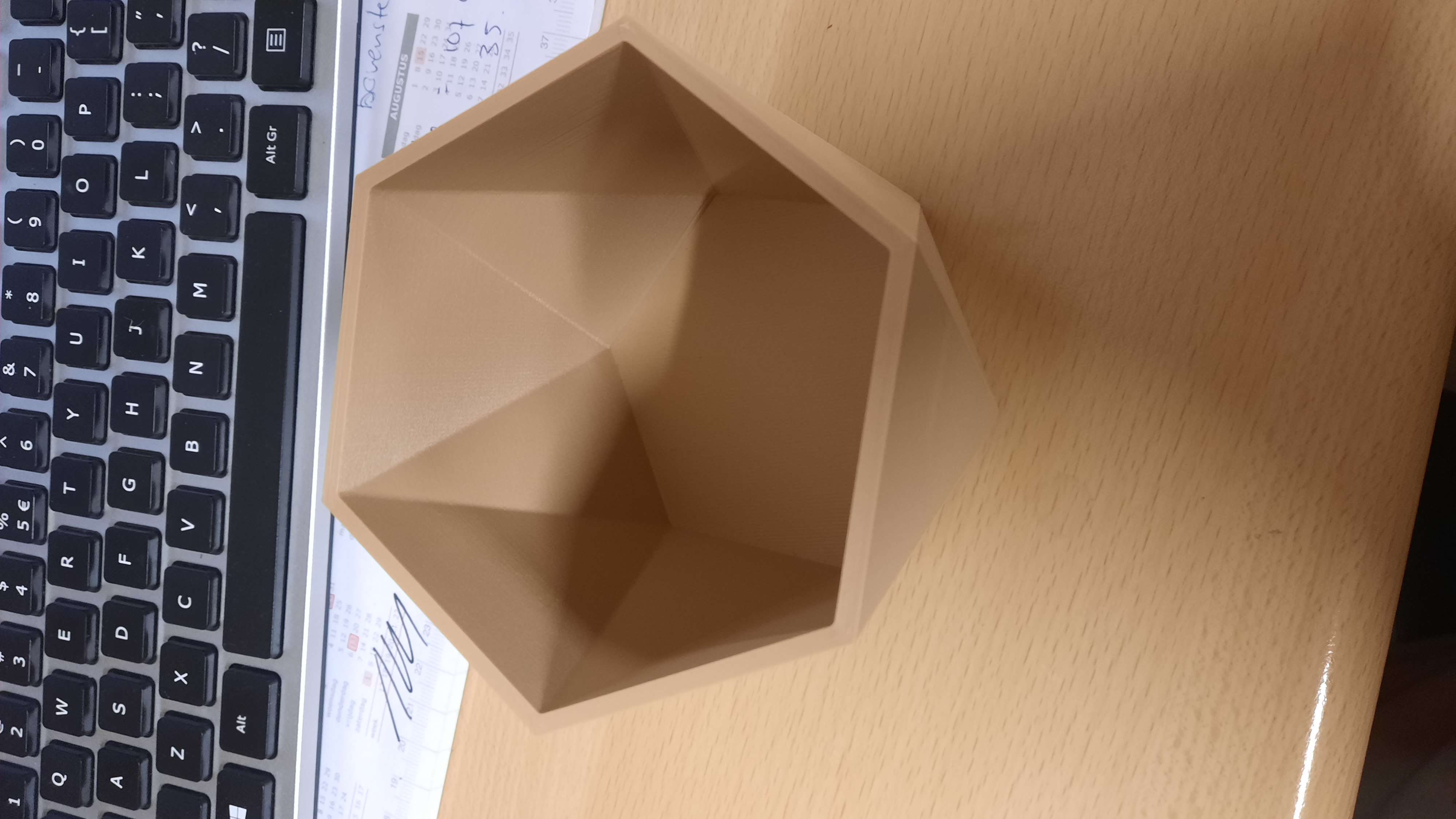 Miniatura 3 do modelo 3D Hexagonal Planter