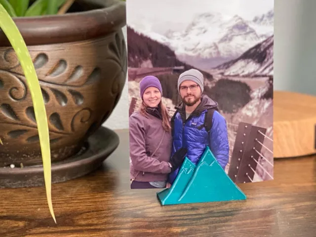 Mountain Picture Stand