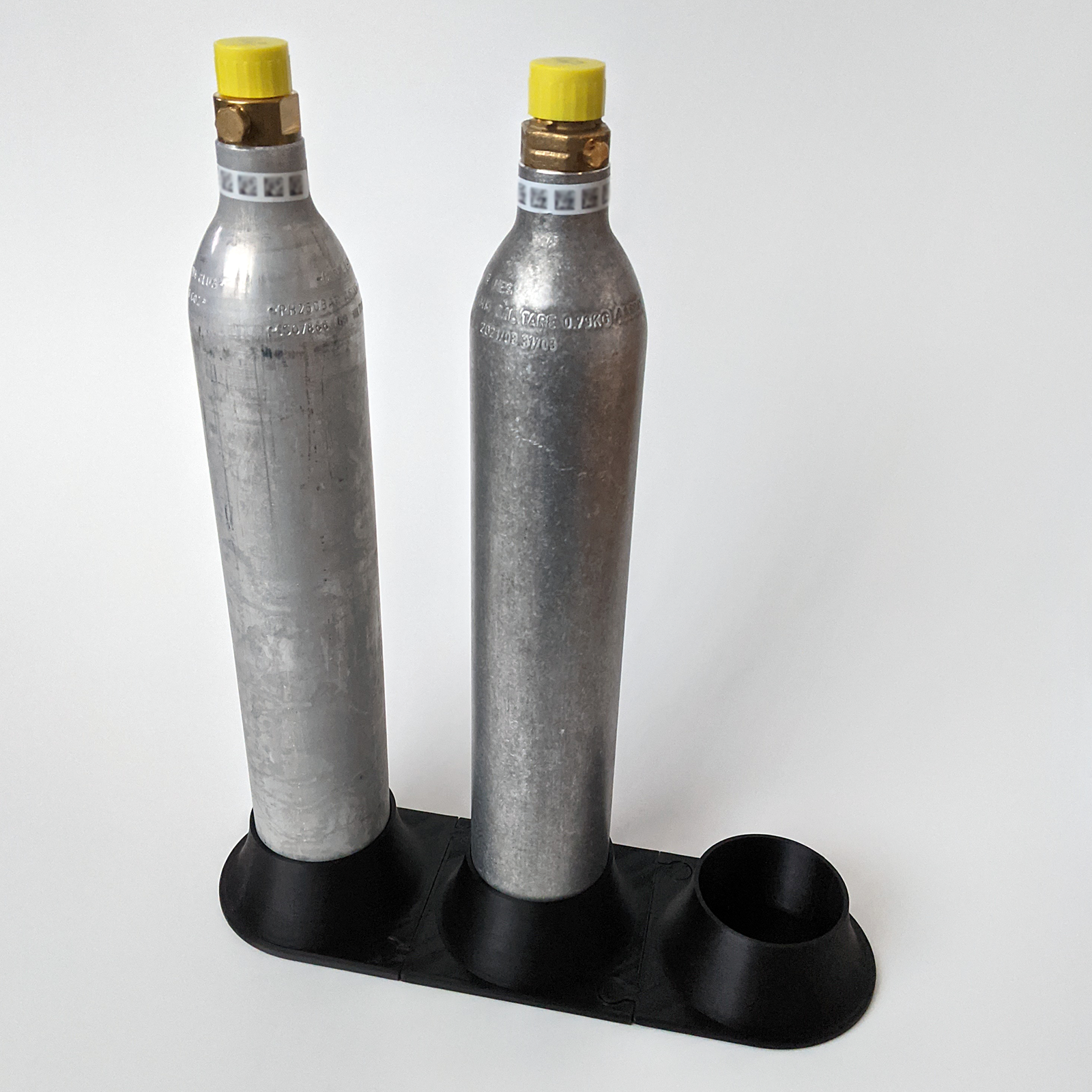 Modular stand for 425 g CO2 cylinders / bottles (SodaStream, Brita and others)