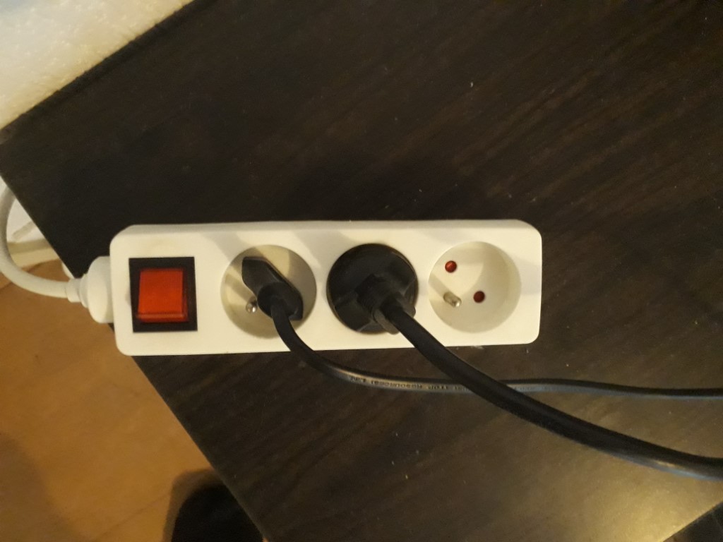 Miniatura 2 do modelo 3D Multiple Socket Plug