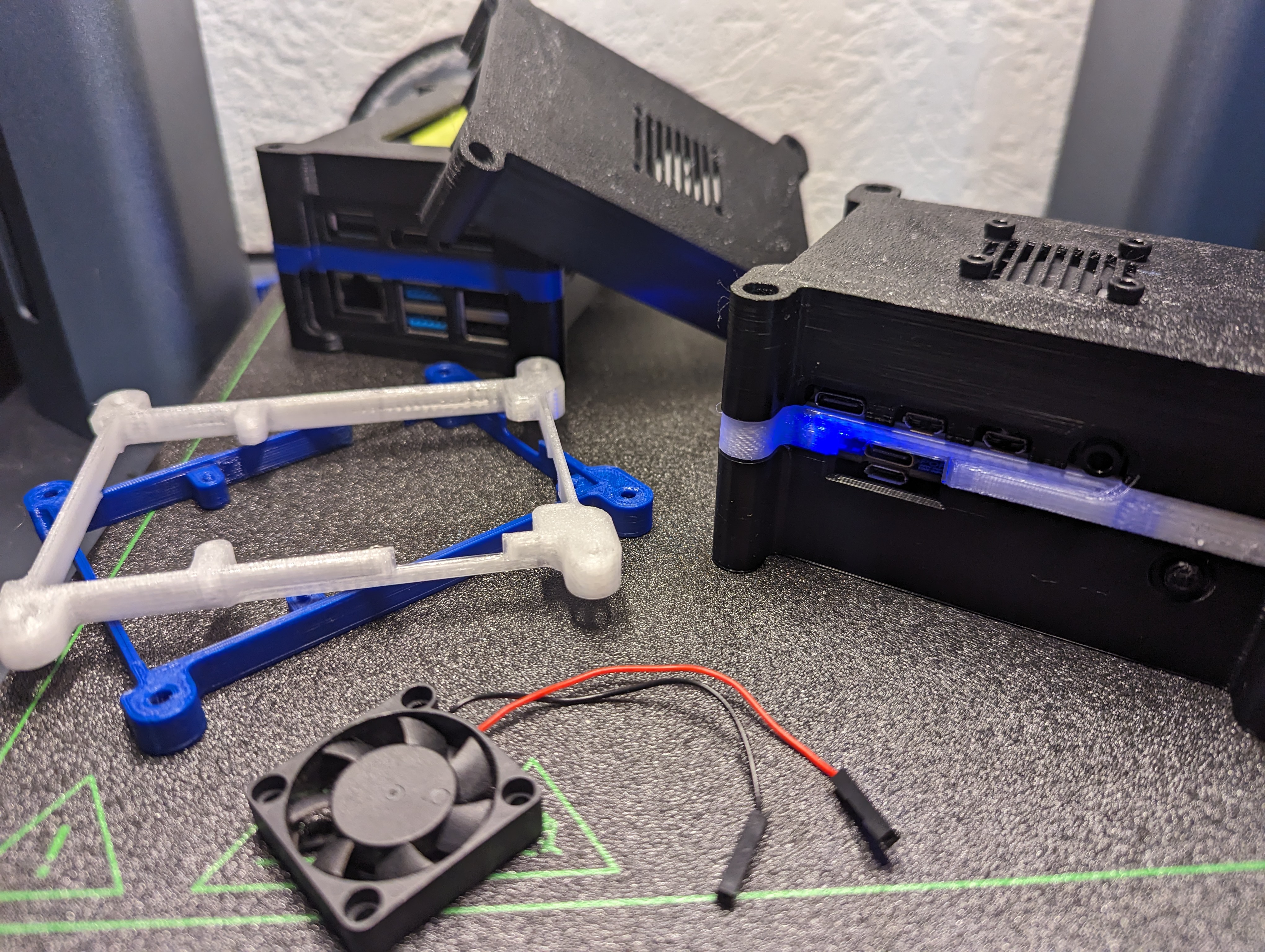 GeeekPi RPi UPS Case for RPi4 (EP-0136 Rev5)