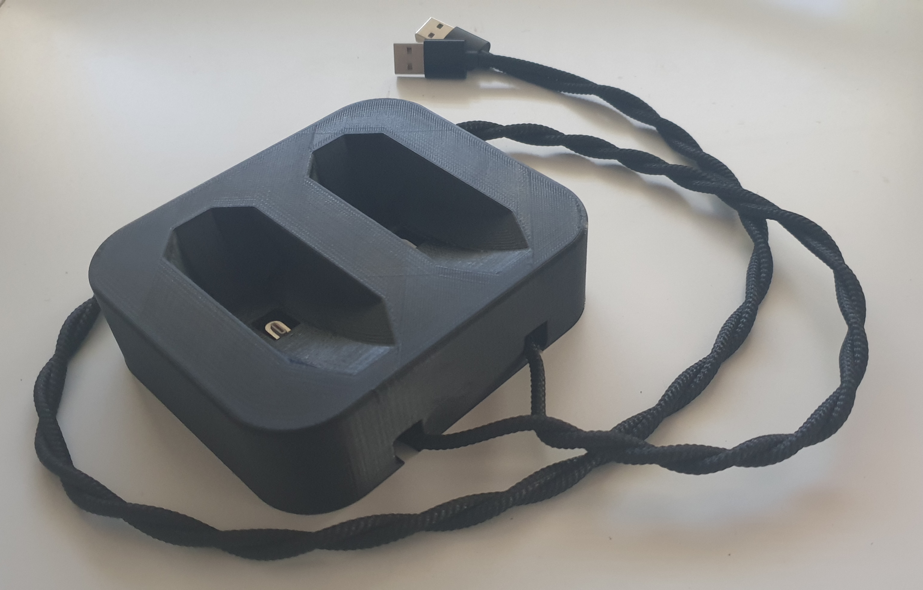 Miniatura 5 do modelo 3D Valve Index Controllers - flat base