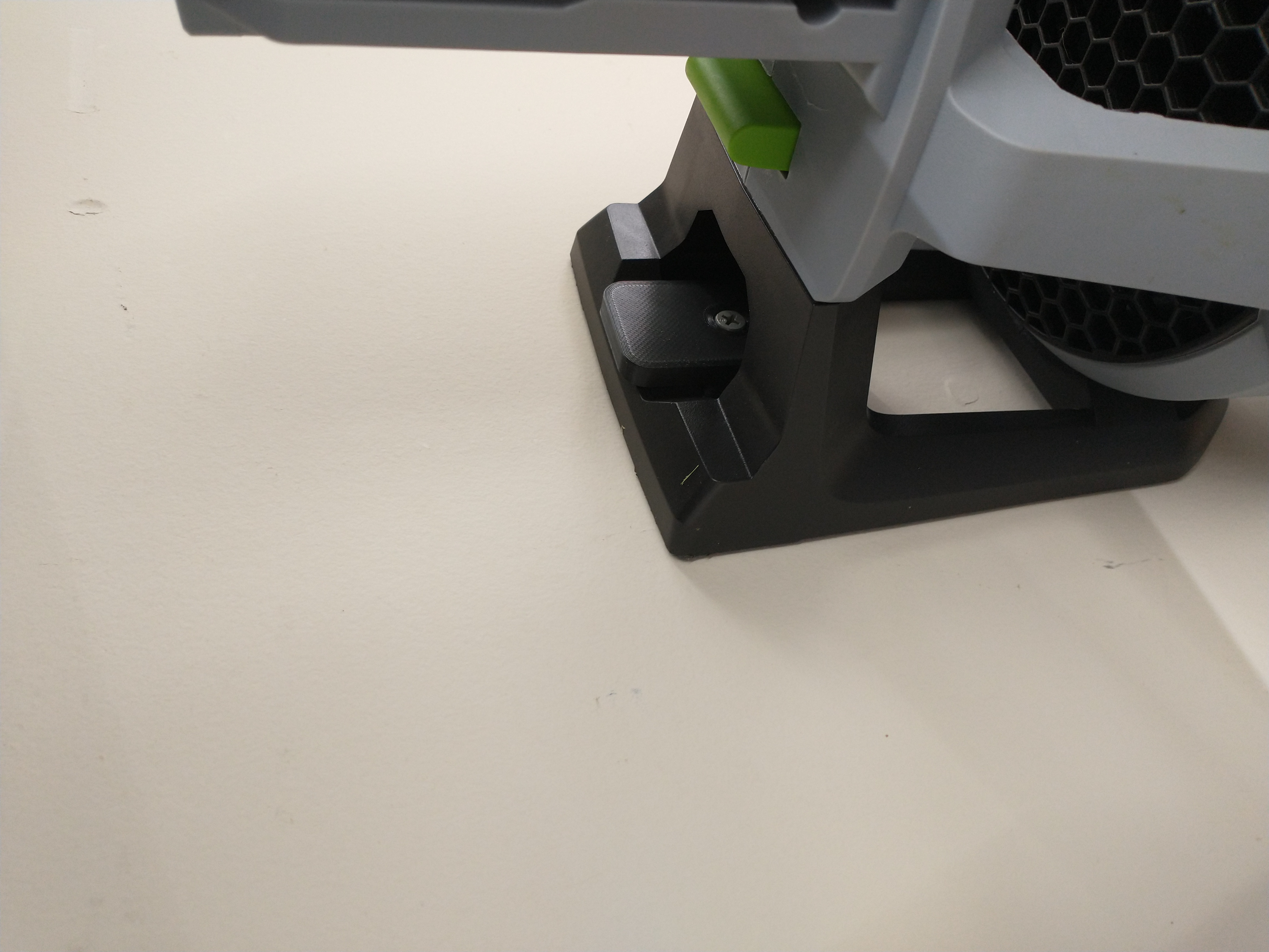 Equipment Wall Hanger Mount (Ego 530)