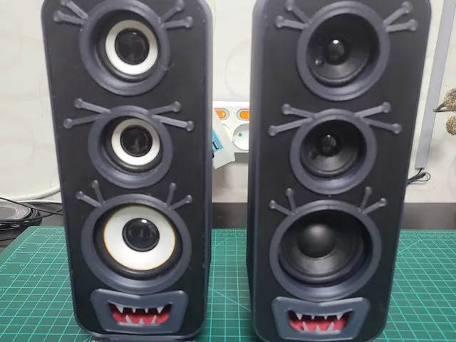 Alien Cat Speakers