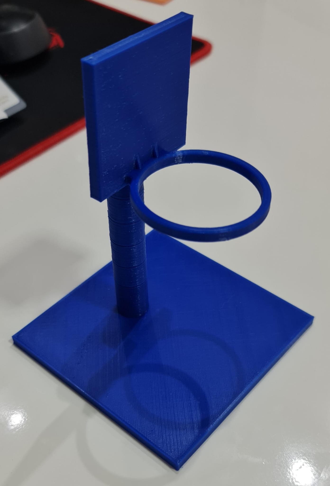 Height adjustable basketball stand