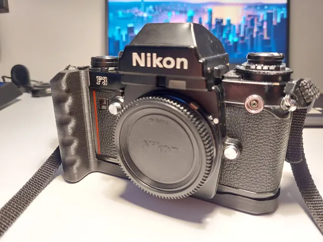 Nikon F3 grip