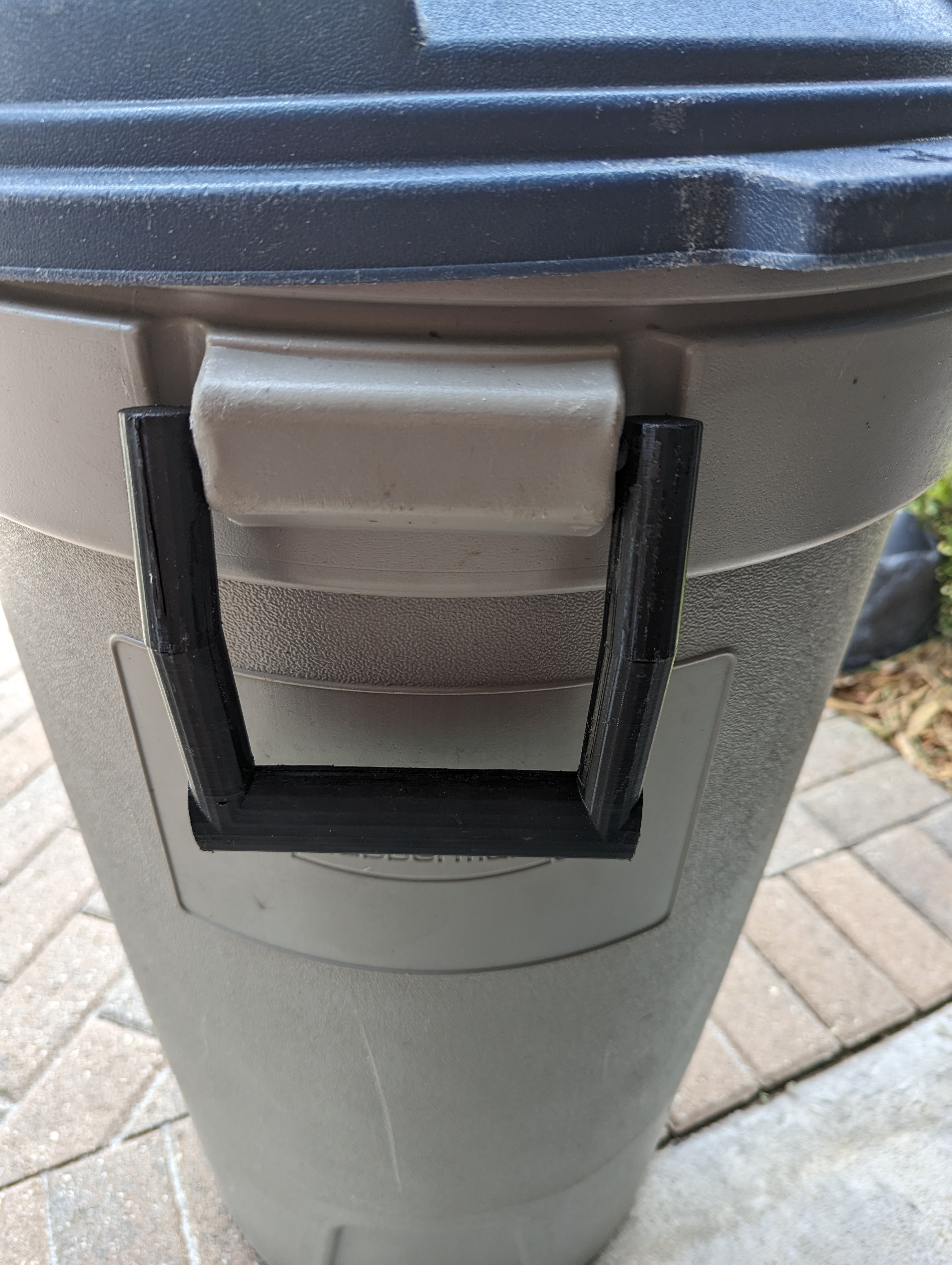 Replacement Handle for Rubbermaid Roughneck Garbage Can
