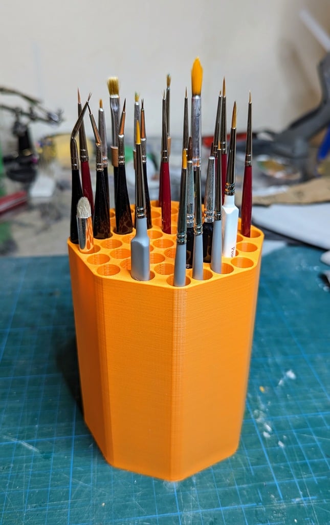 Paintbrush Stand, up to 52 brushes