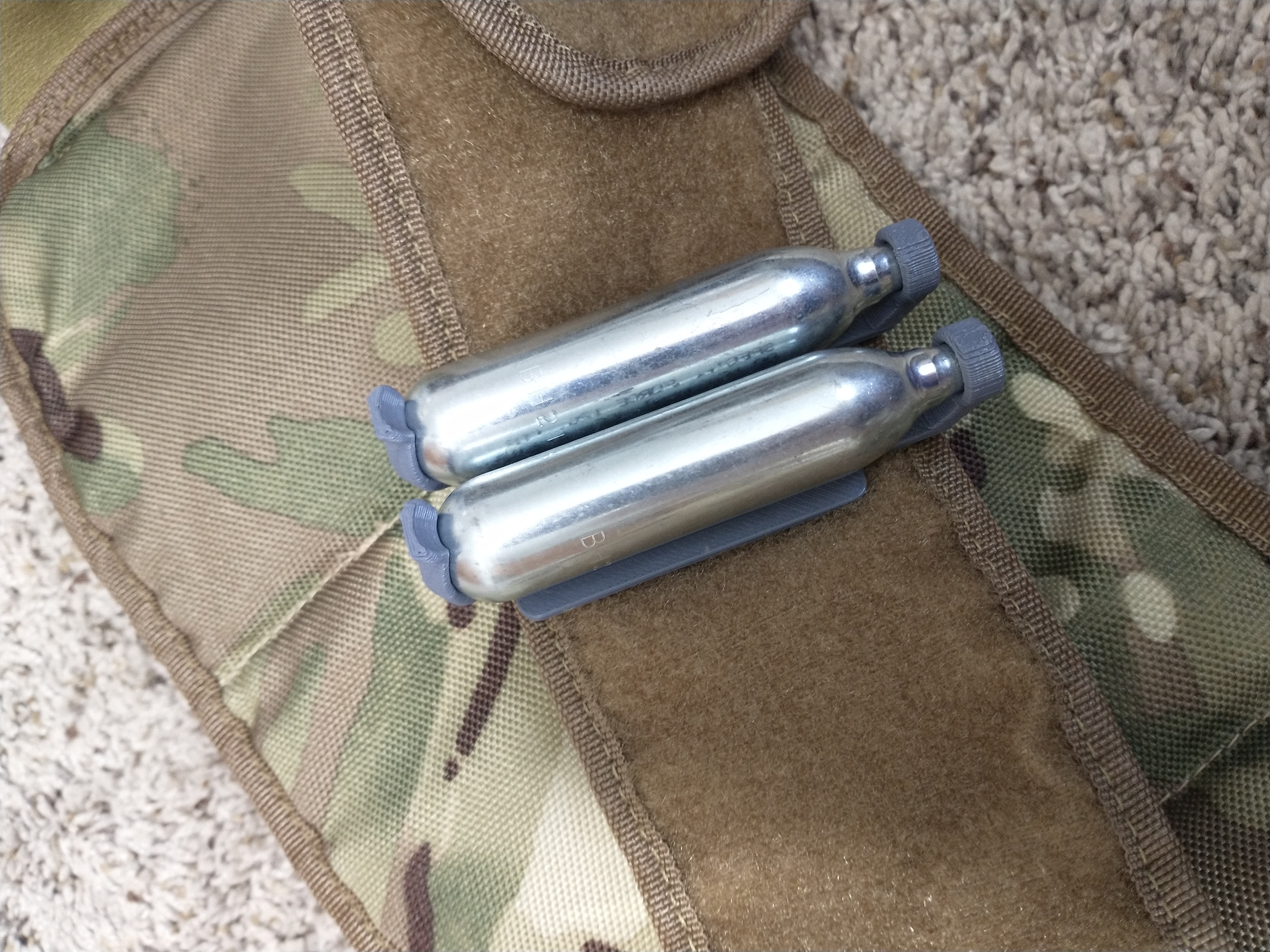 8 and 12 gram CO2 cartridge clips