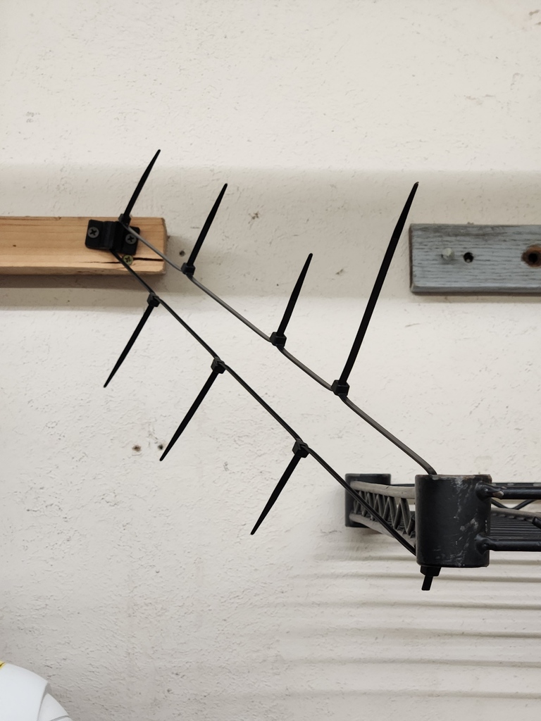 wire shelf bracket wall mount (modified for 1" inch shelves) by