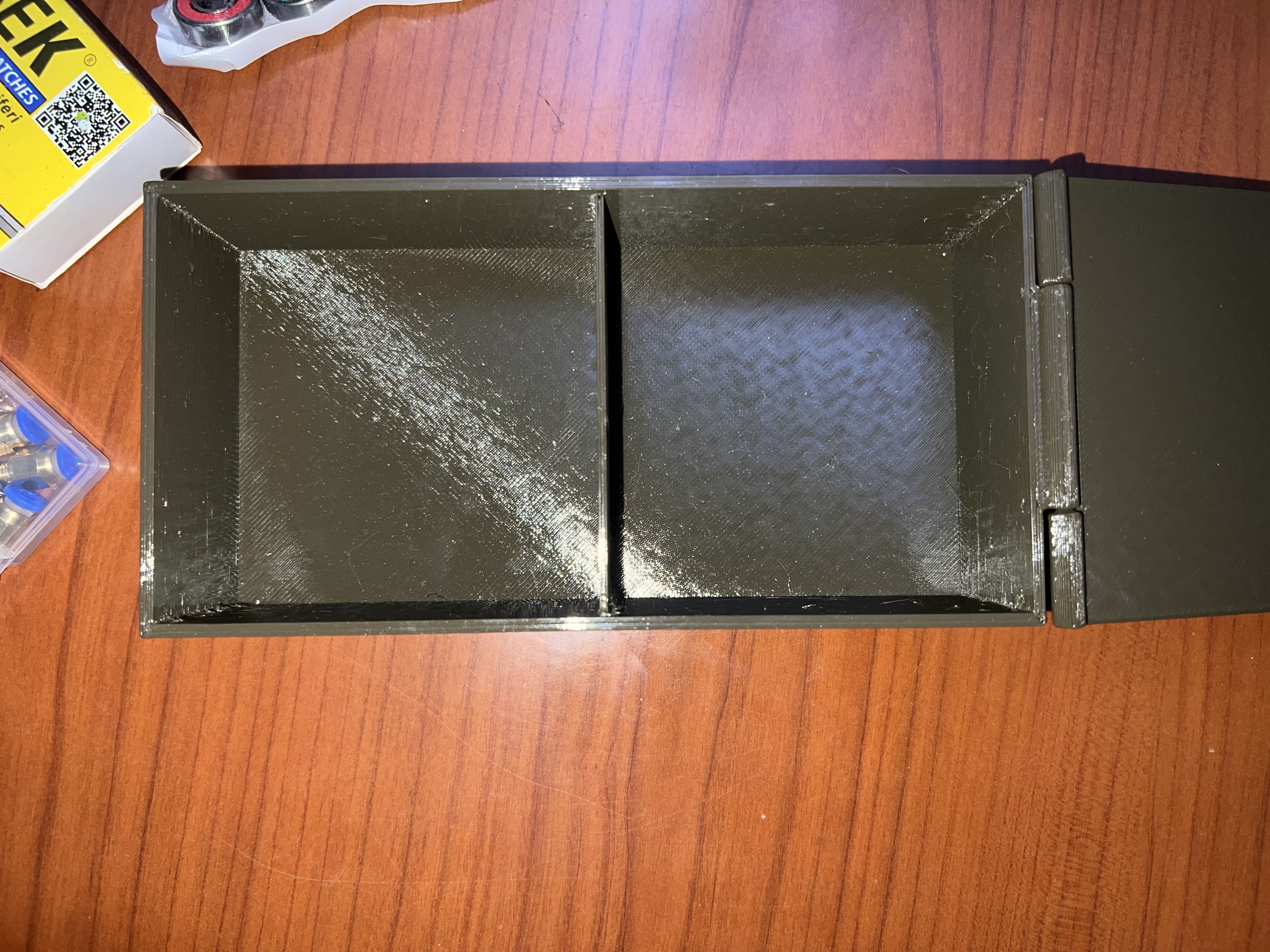 Miniatura 4 do modelo 3D Simple box with detachable hinge