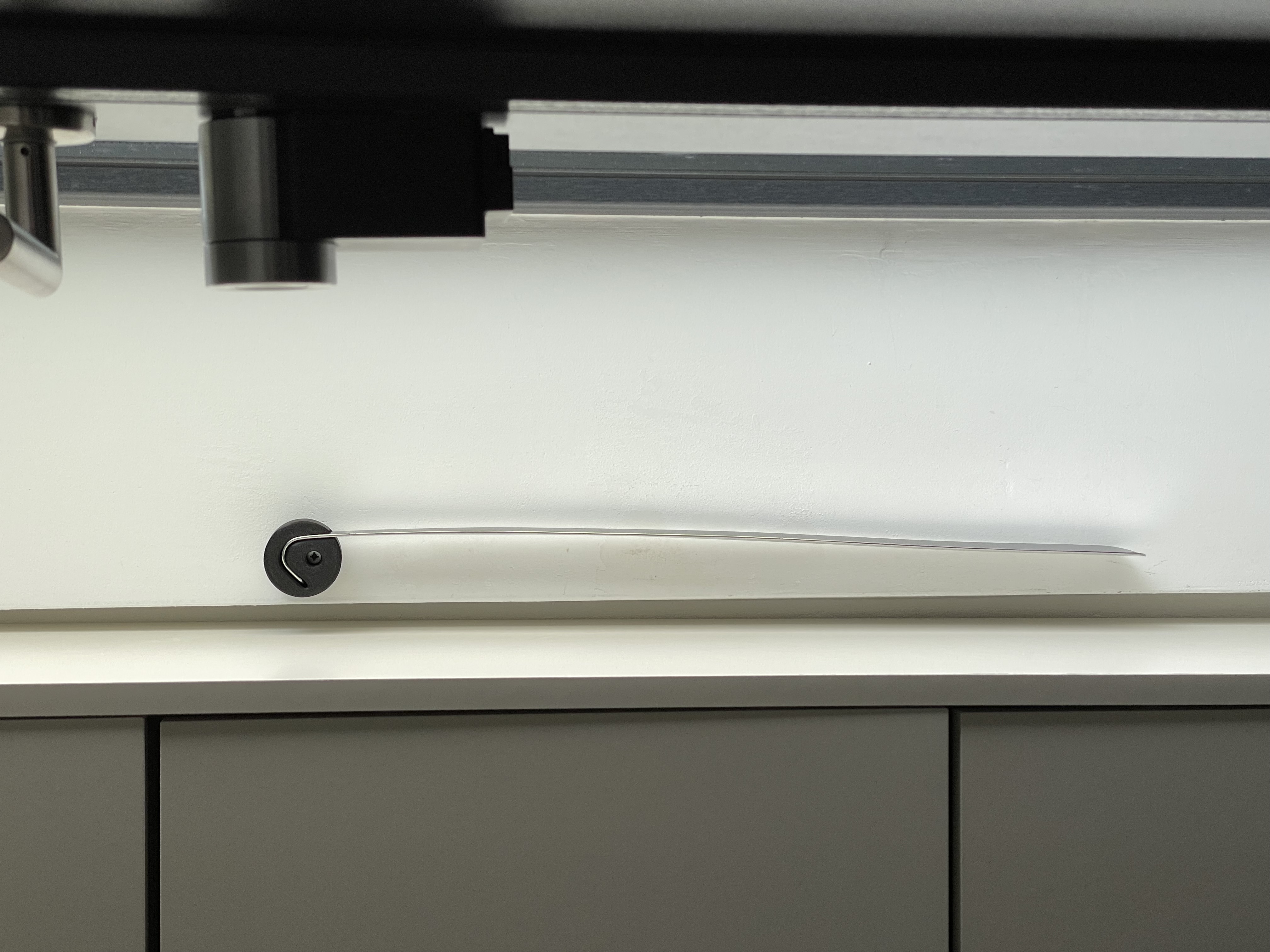 Shoehorn holder round