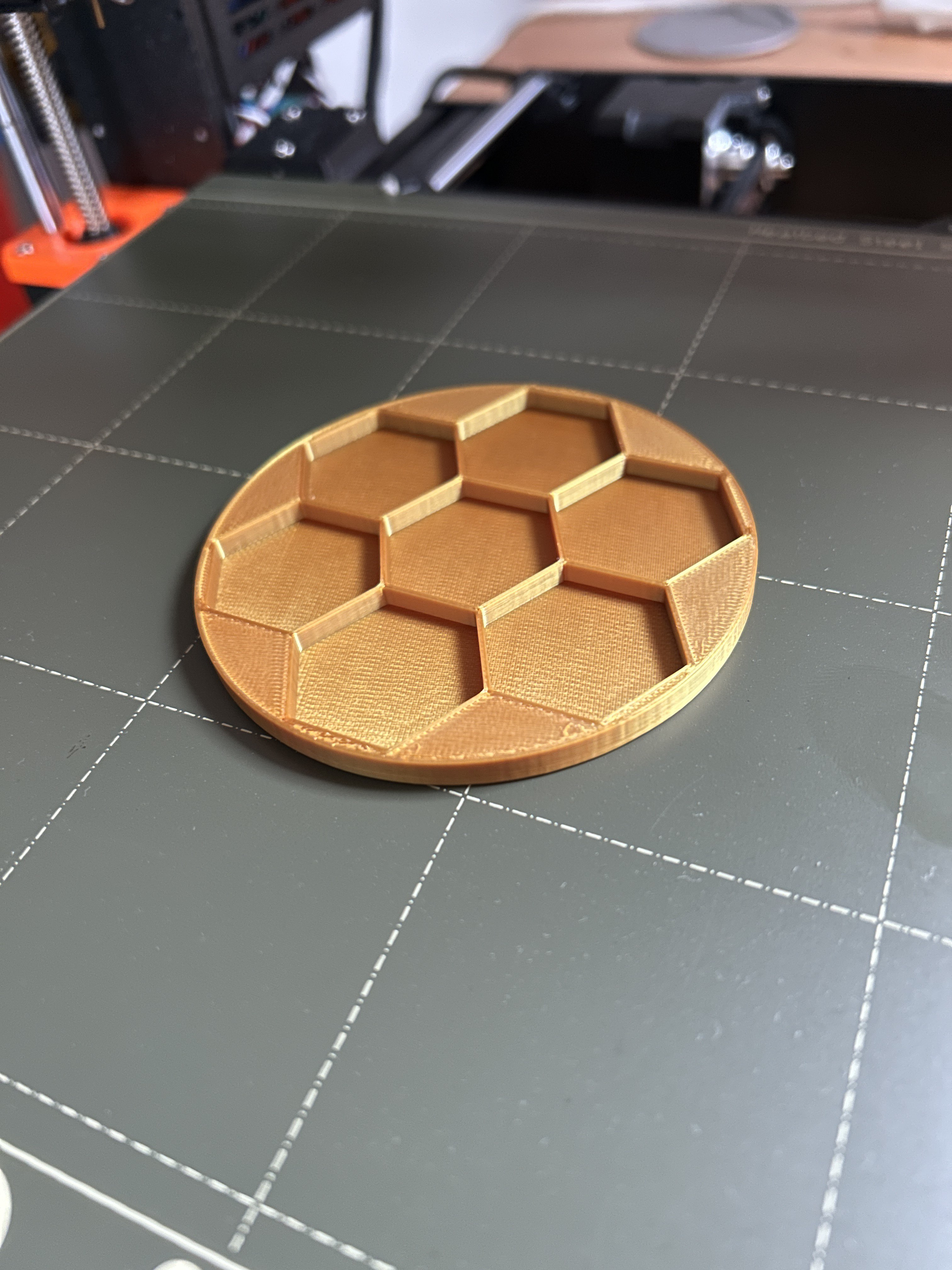 Honeycomb screw organizer
