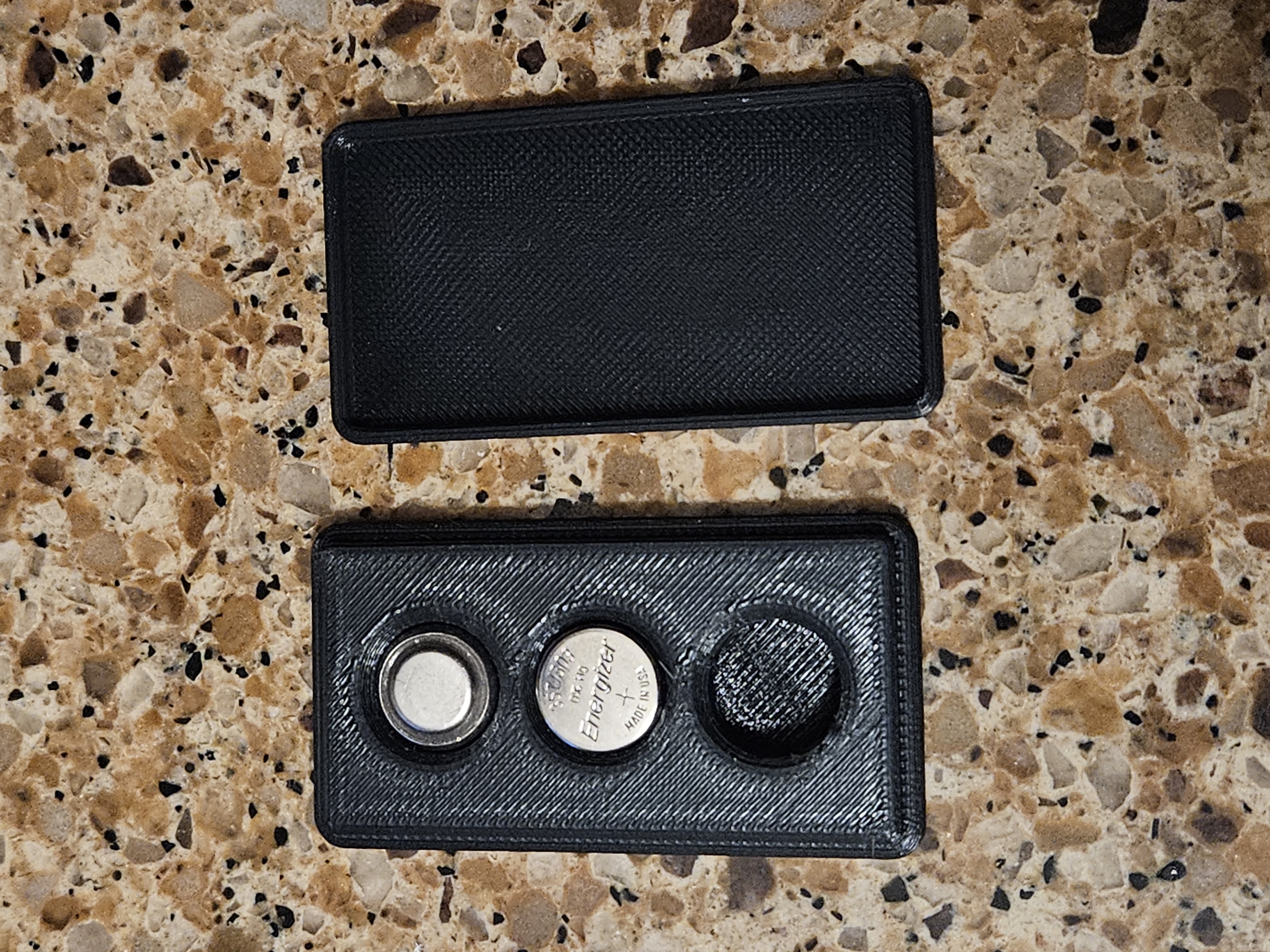 Battery case for 303 / LR44 / 357 button cells