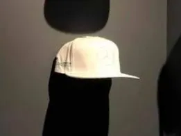 Horizontal support for caps