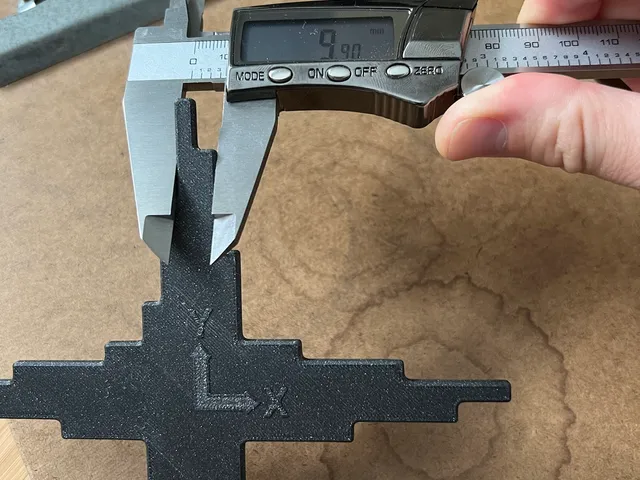 CaliCross: A Handy Tool for 3D Printer Dimensional Accuracy
