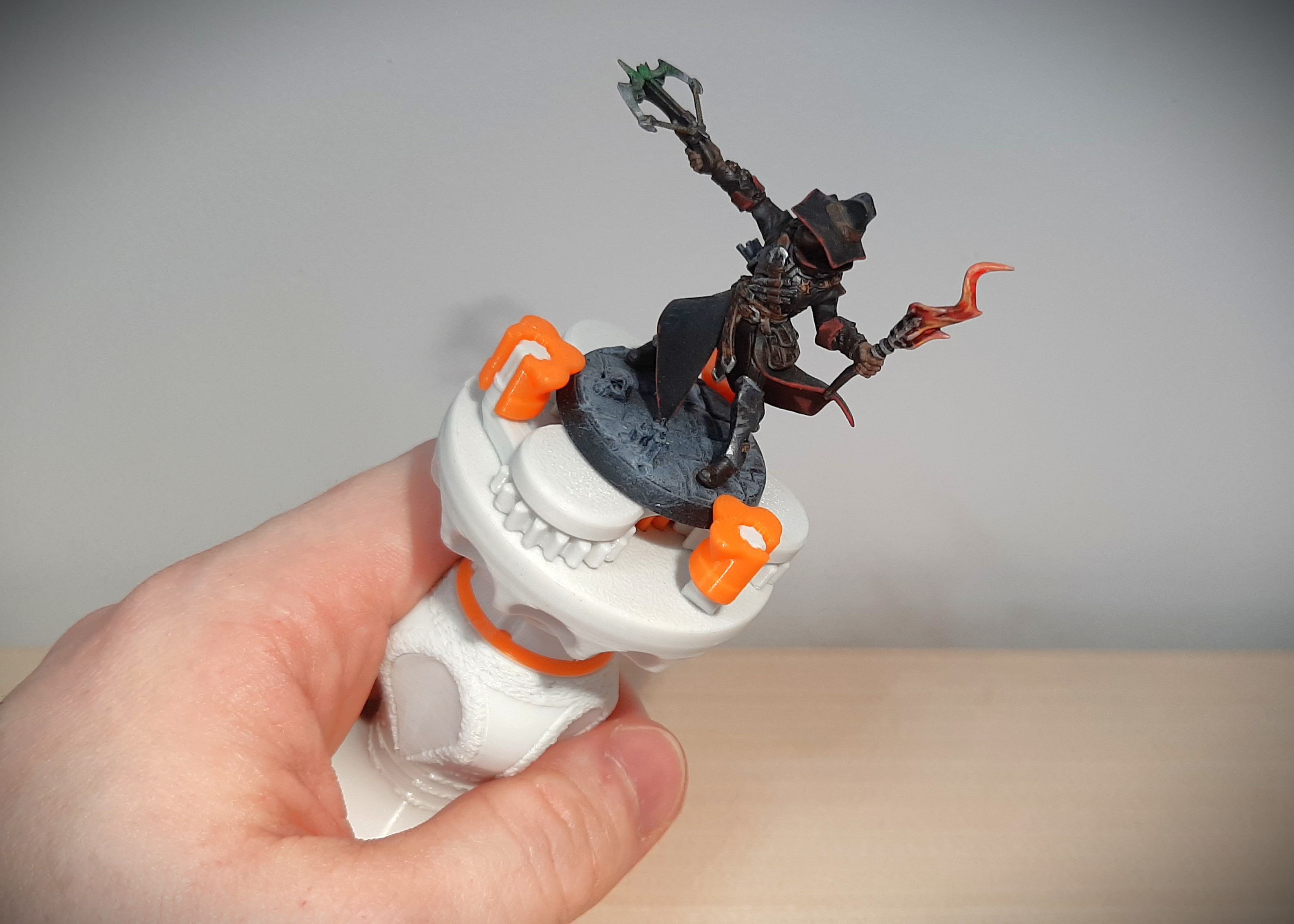 Planetary Catcher - miniature painting handle