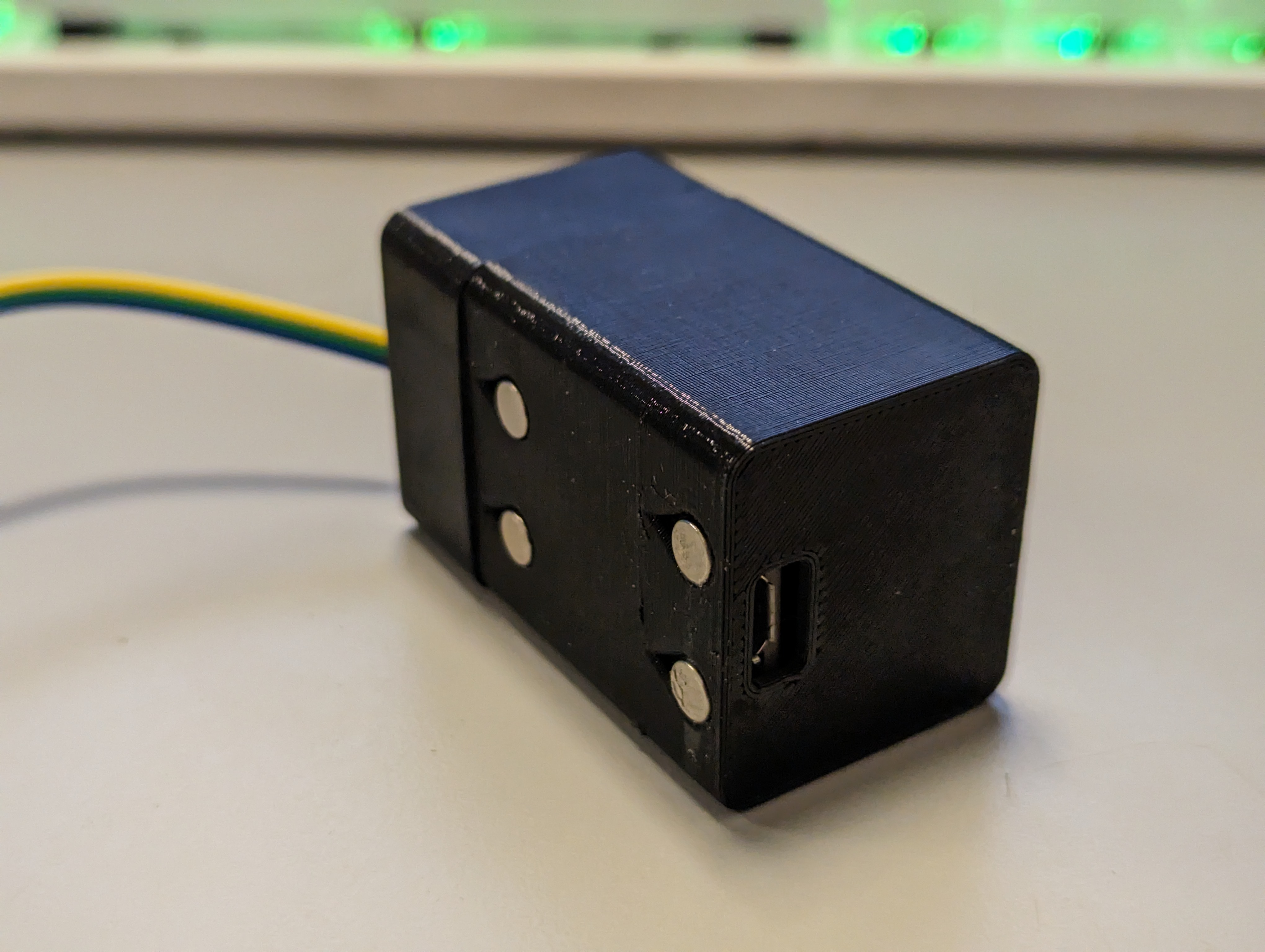 Hiletgo esp8266 magnetic temperature sensor box by benco studios