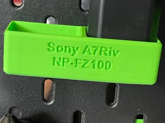 Sony A7Riv Battery Holder for Skadis