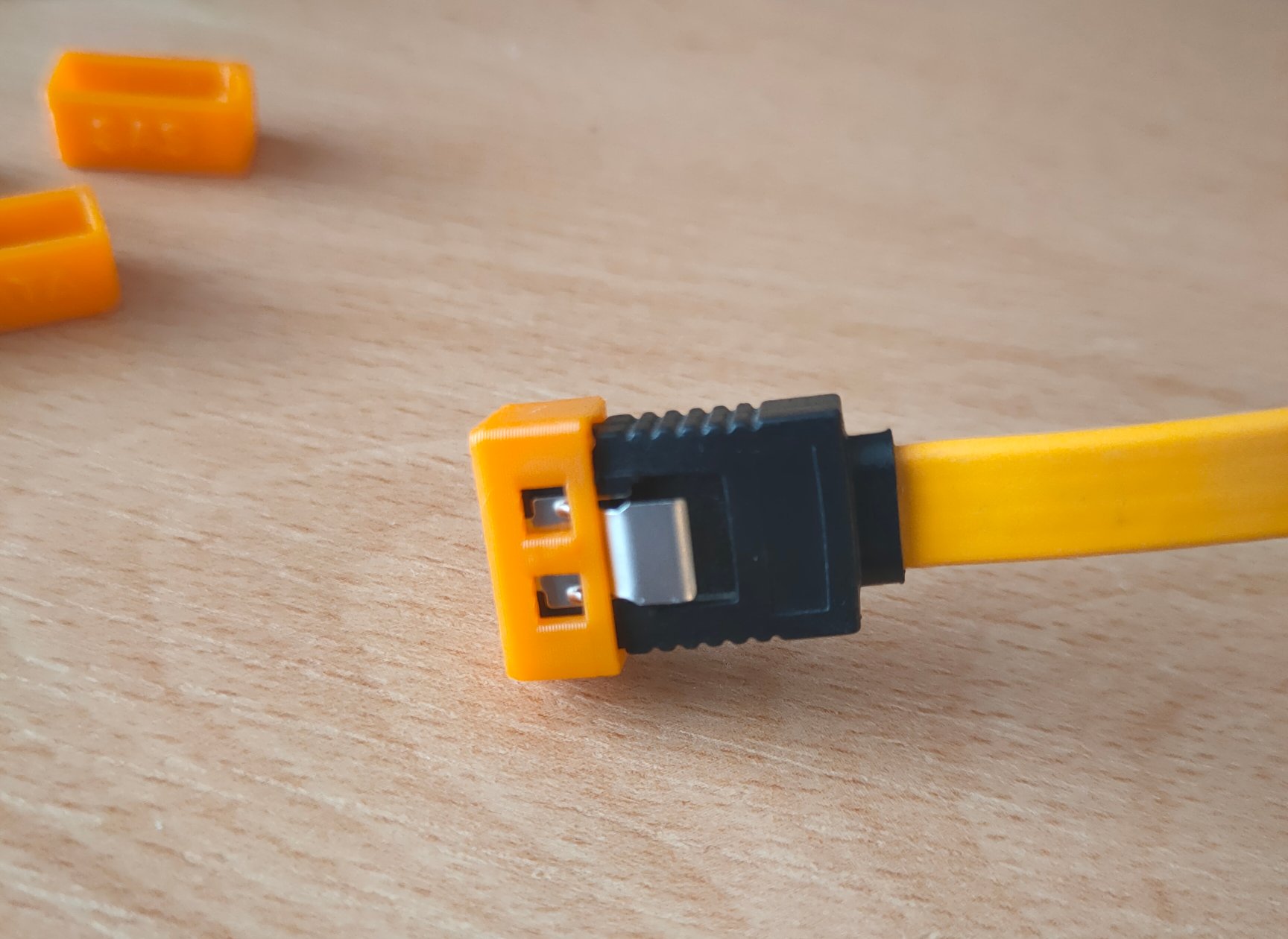 SATA Connector Dust Cap (with Latch Support)