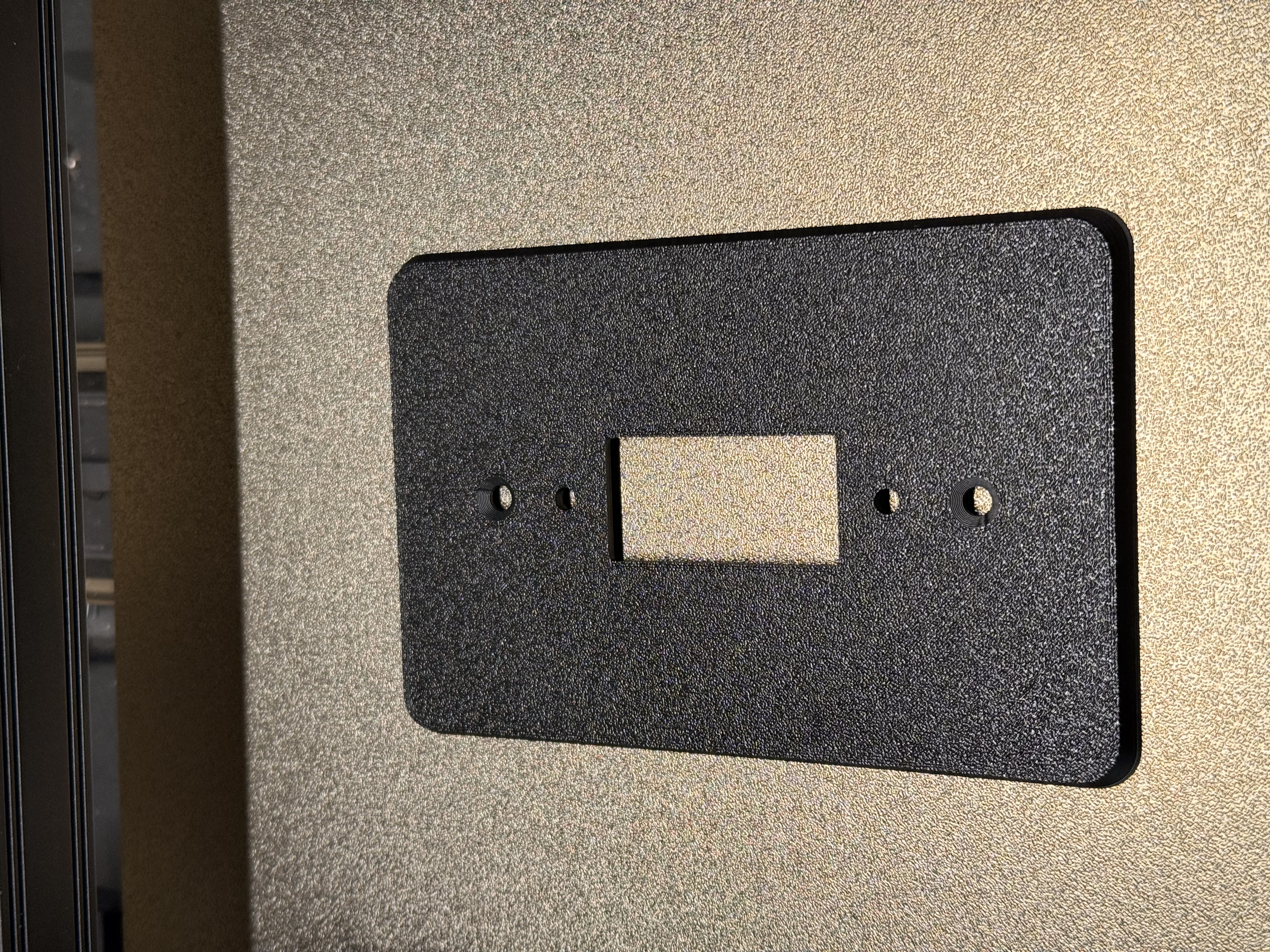 Miniatura 5 do modelo 3D Chamberlain 1 Button Light Switch Cover