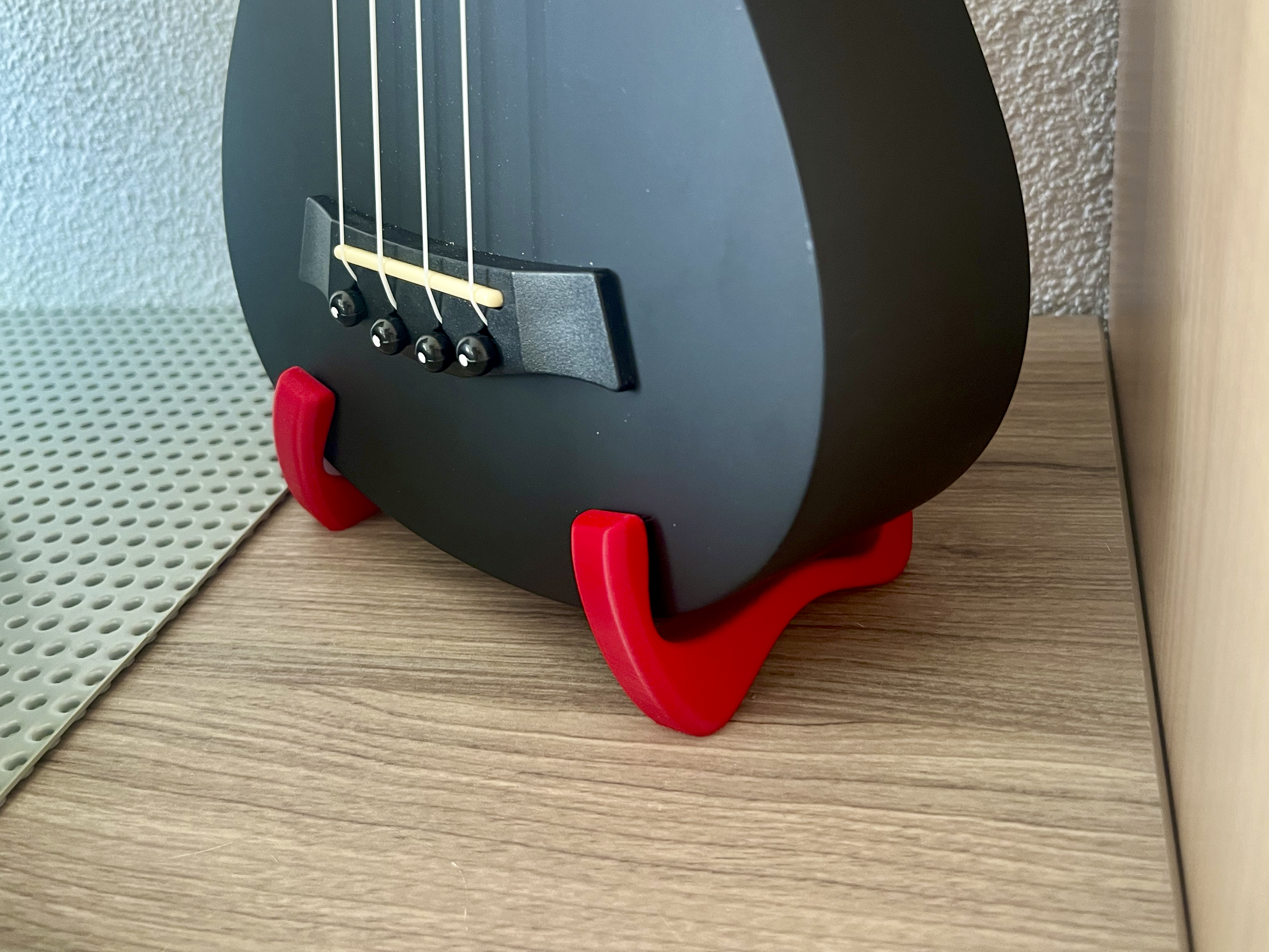 Ukulele Stand by Eedh
