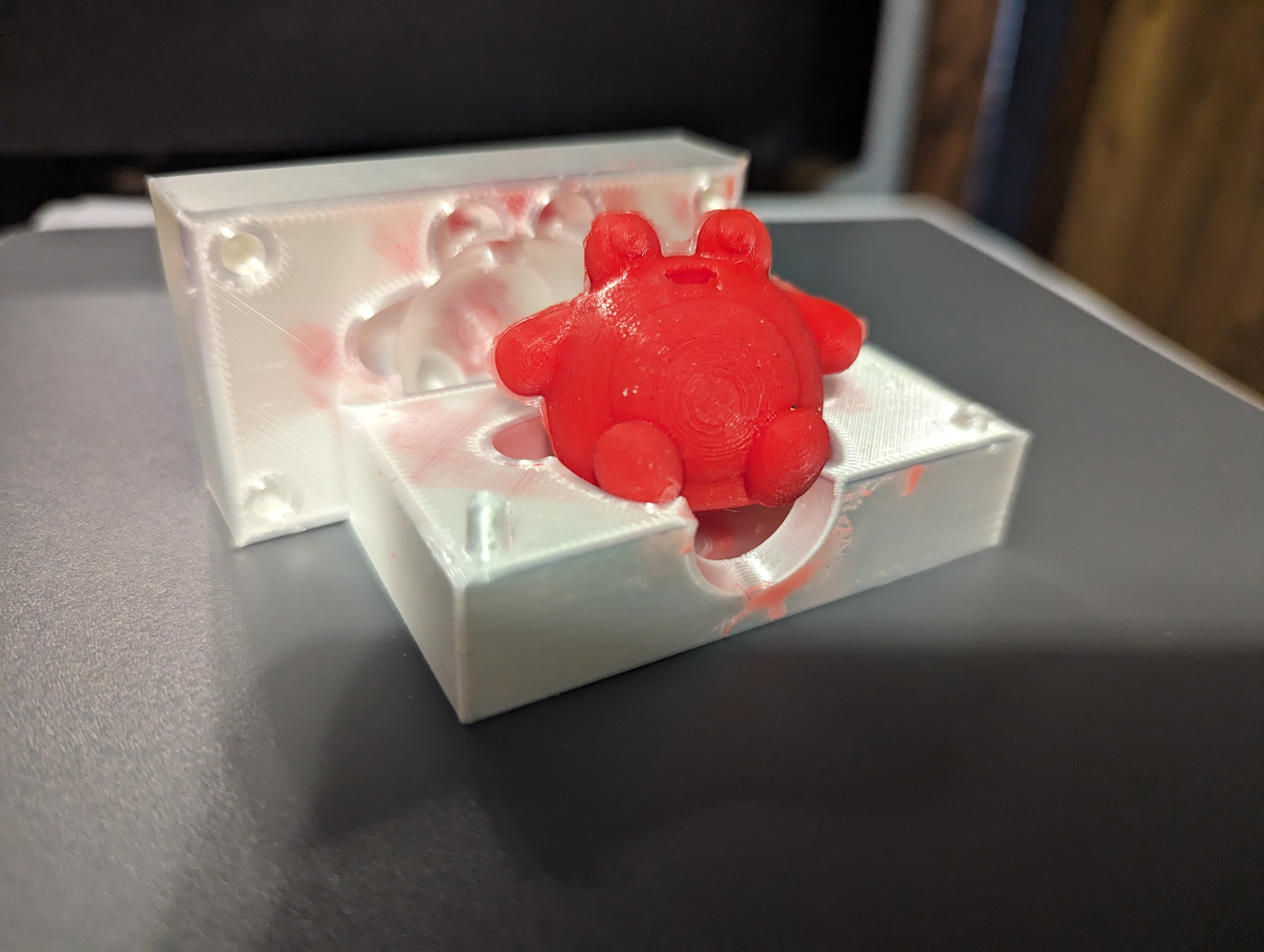 Frog mold 3D model thumbnail