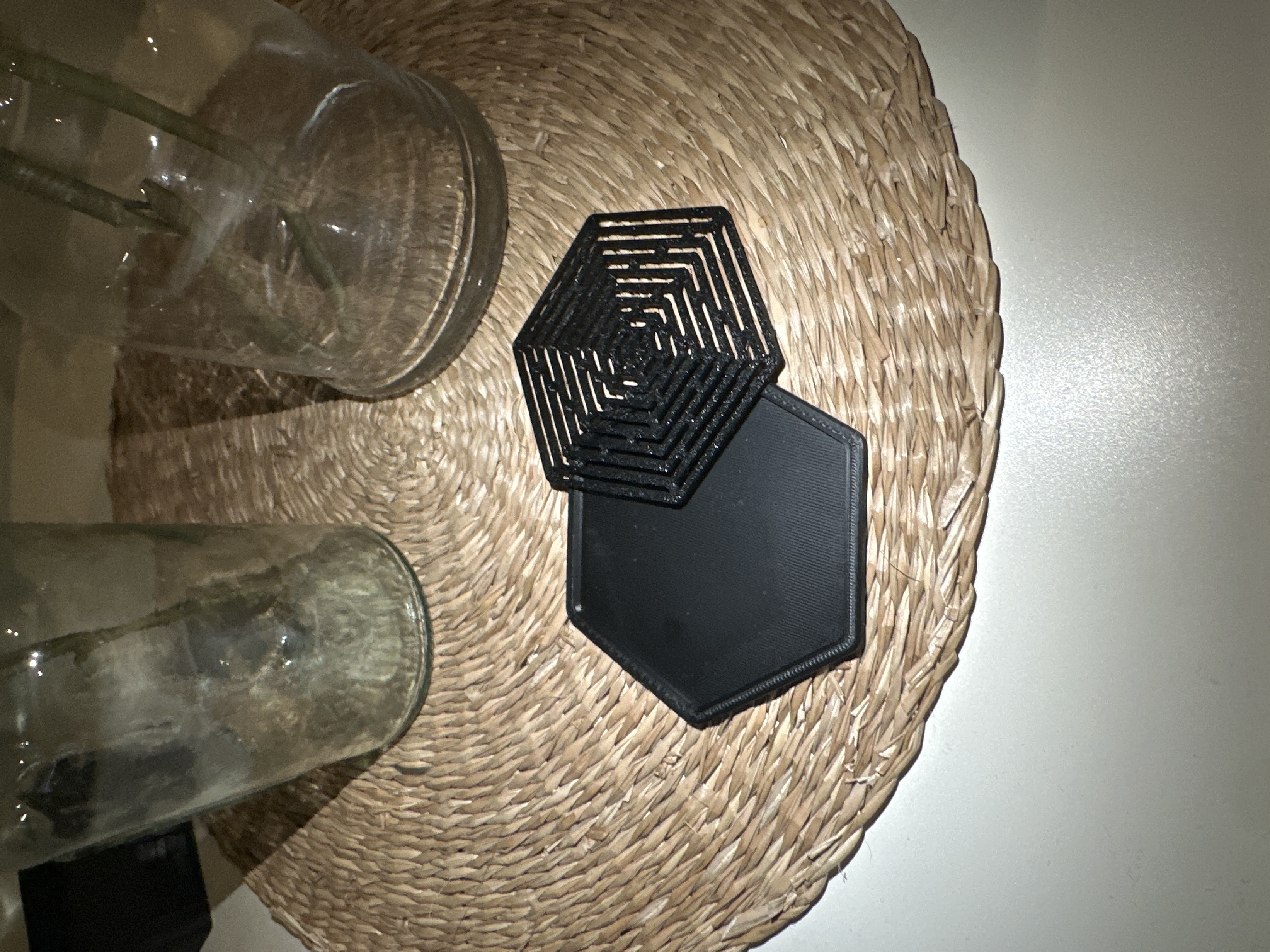 Miniatura 3 do modelo 3D Hex Coaster with Holder - Minimal and Stackable
