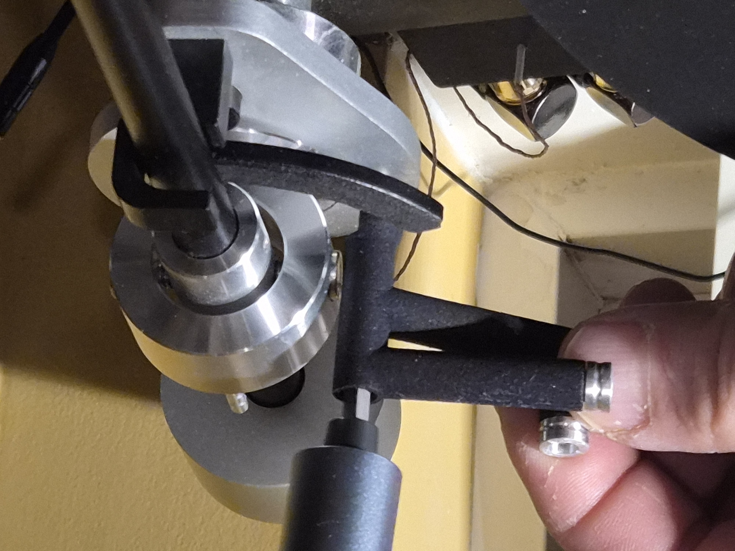 Opera Consonance Wax Engine Anti-Skate Modification