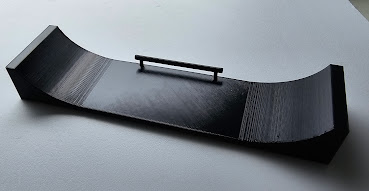 Finger skateboard park - U ramp
