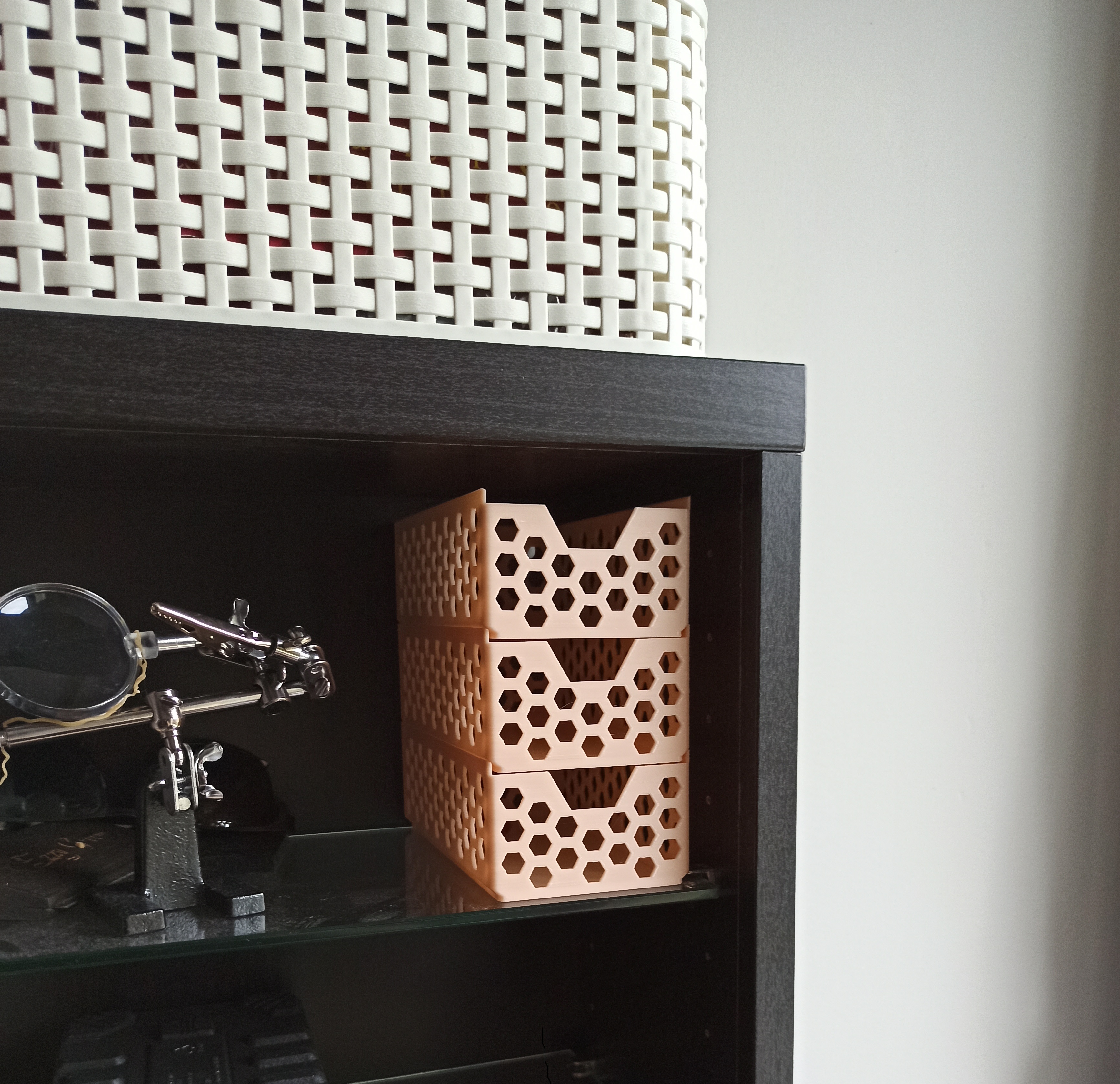 YASHO (Yet Another Stackable Honeycomb Organizer)