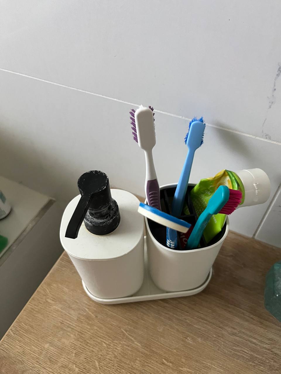 Toothbrush Holder Seperator Hack for IKEA STORAVAN by moookino