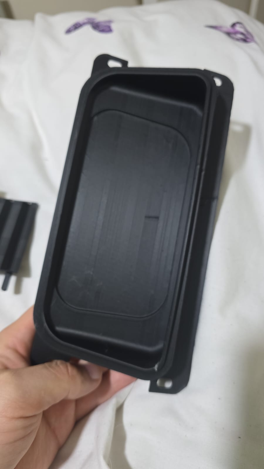 Bmw e92 M3 wireless phone charger