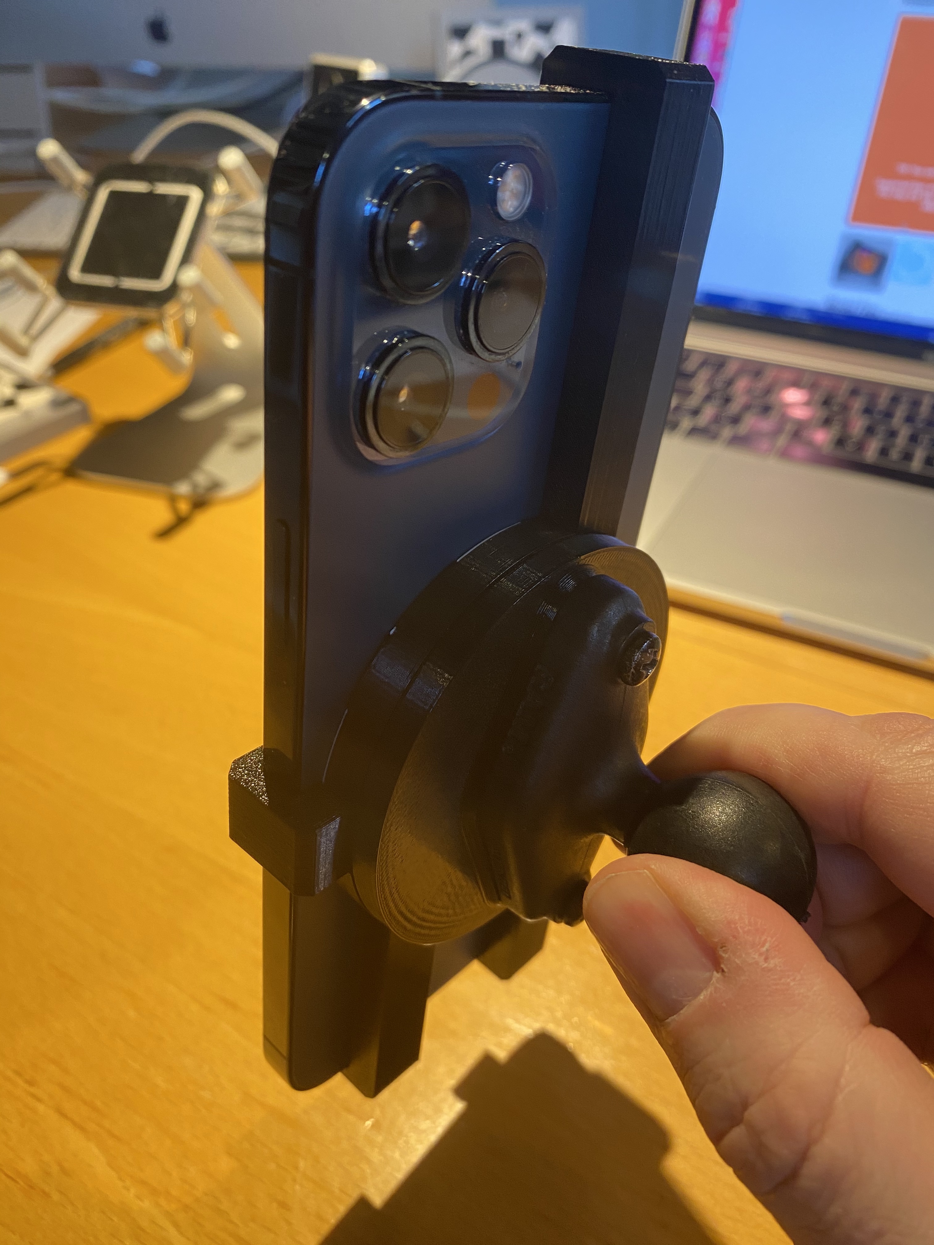 Smartphone (iPhone12 Pro Max) cradle with cool magnetic "snap-in"