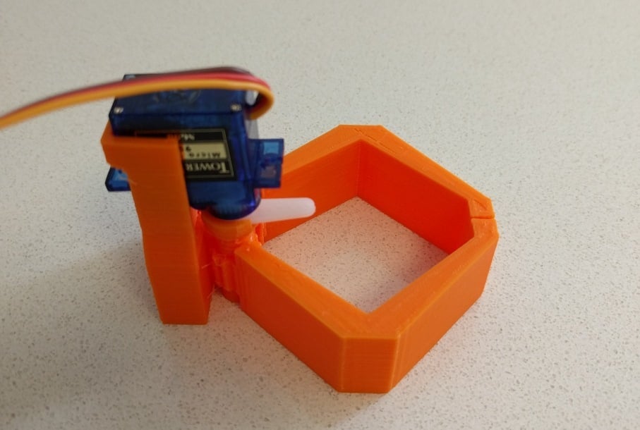 Robotic Hand (one piece)