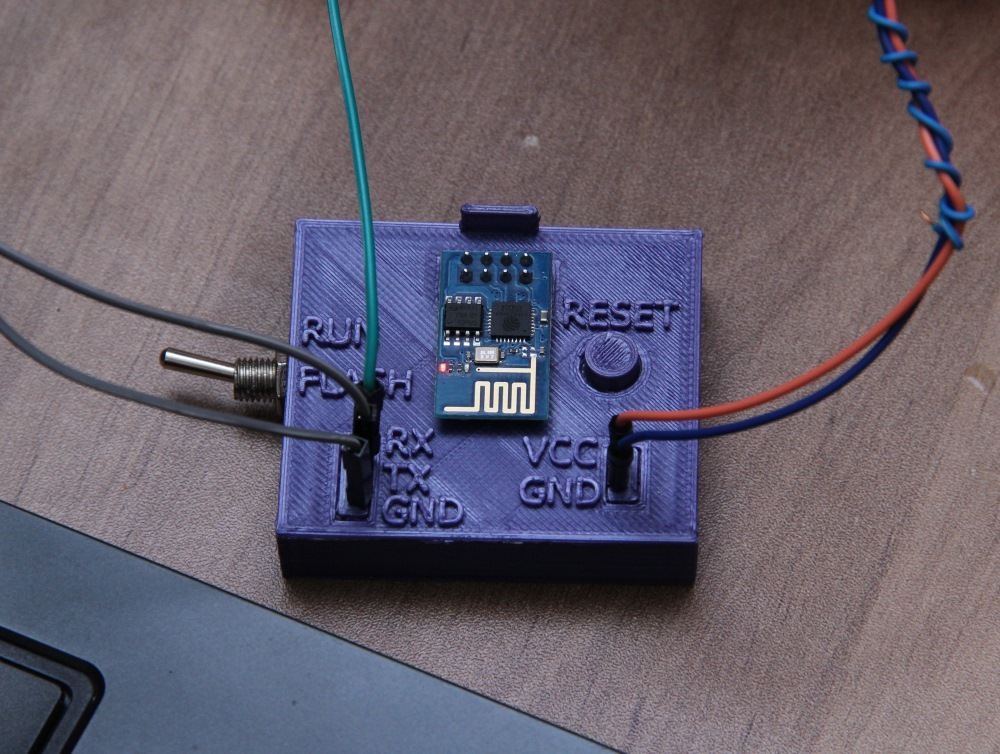 Miniatura 2 do modelo 3D ESP 01 Programming Cradle