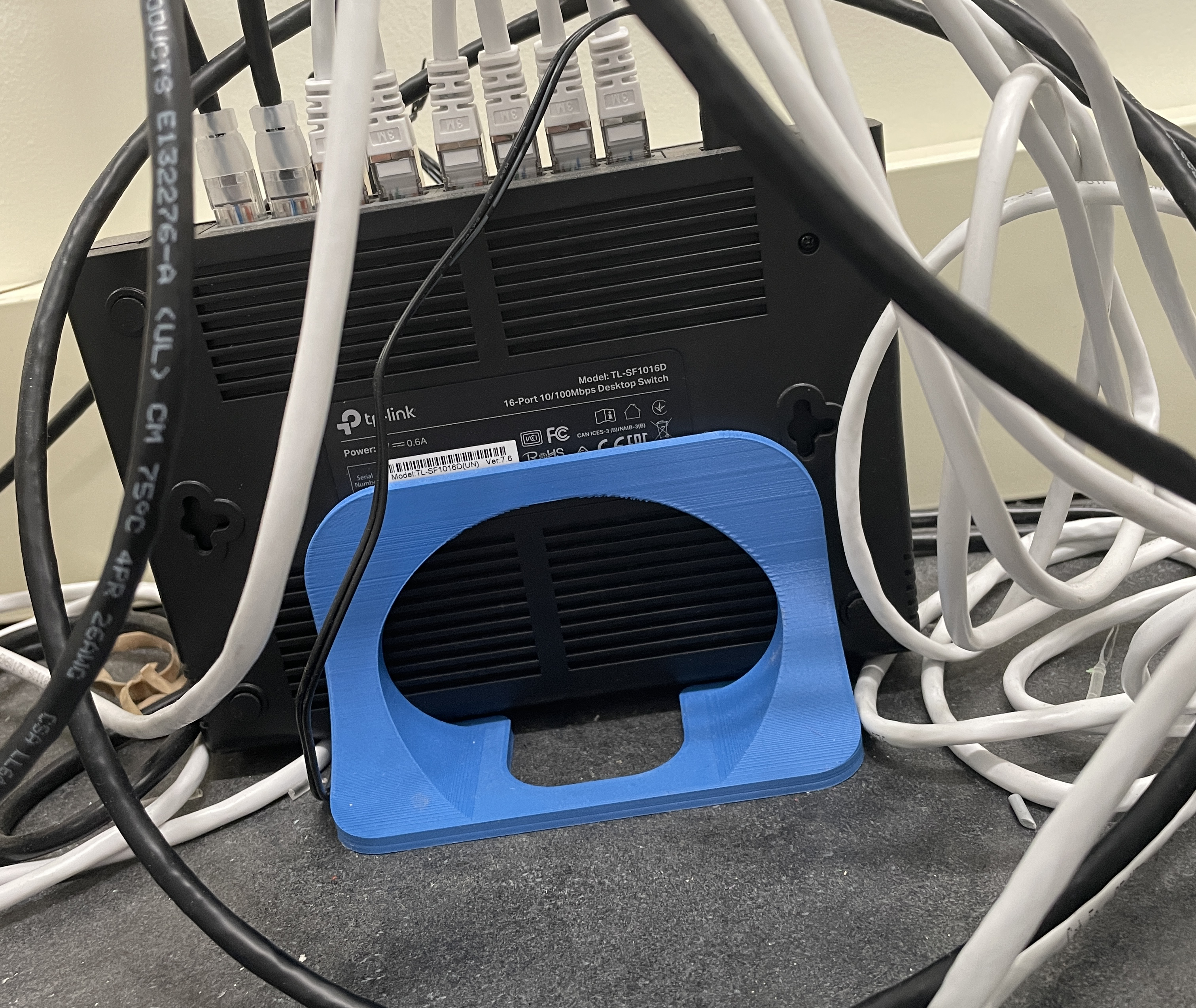 TP Link TL-SF1016D Ethernet Switch Vertical Stand