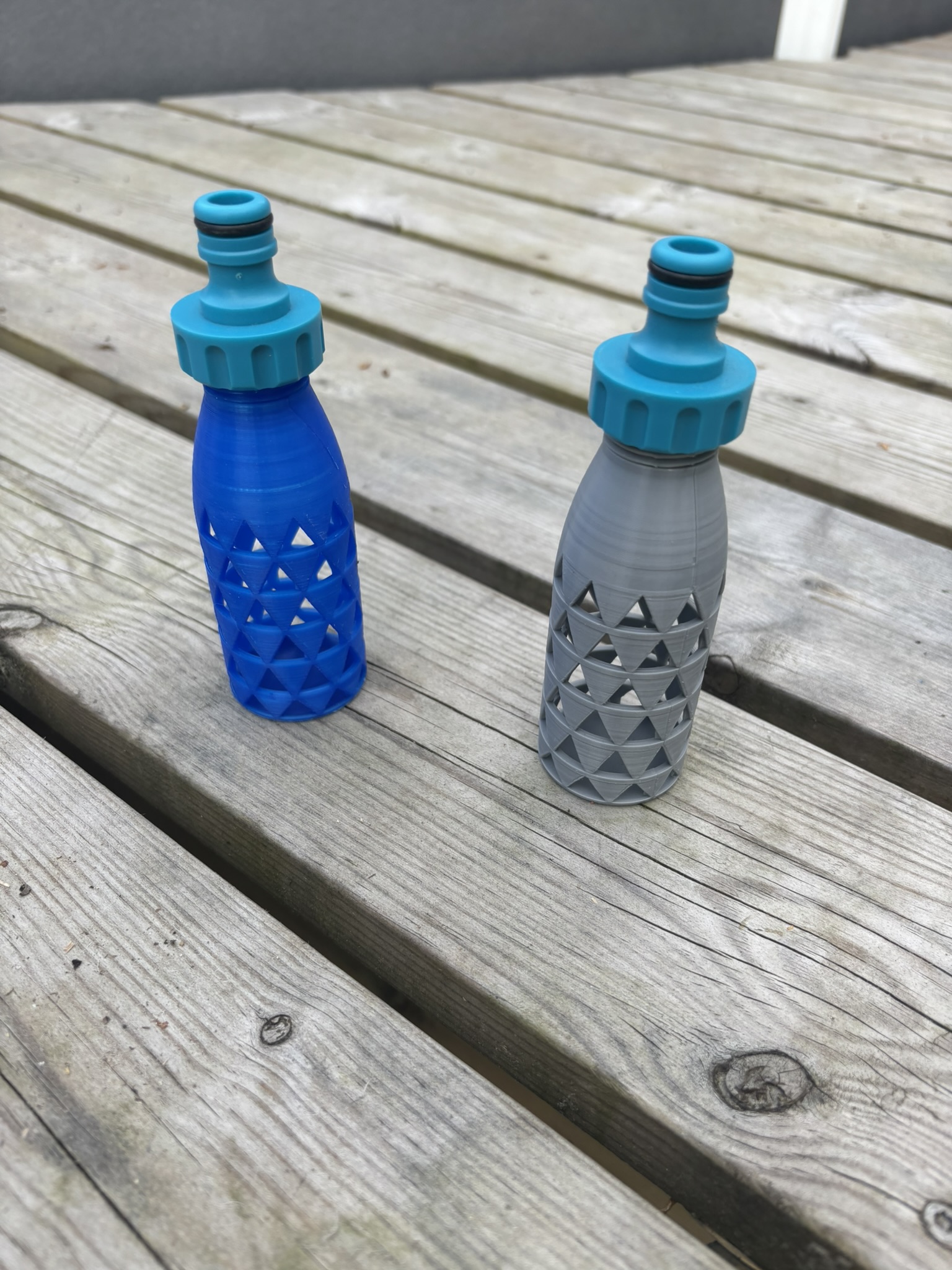 Debris filter for garden hose quick connector