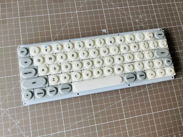 Mobop - Retro-inspired keycap set